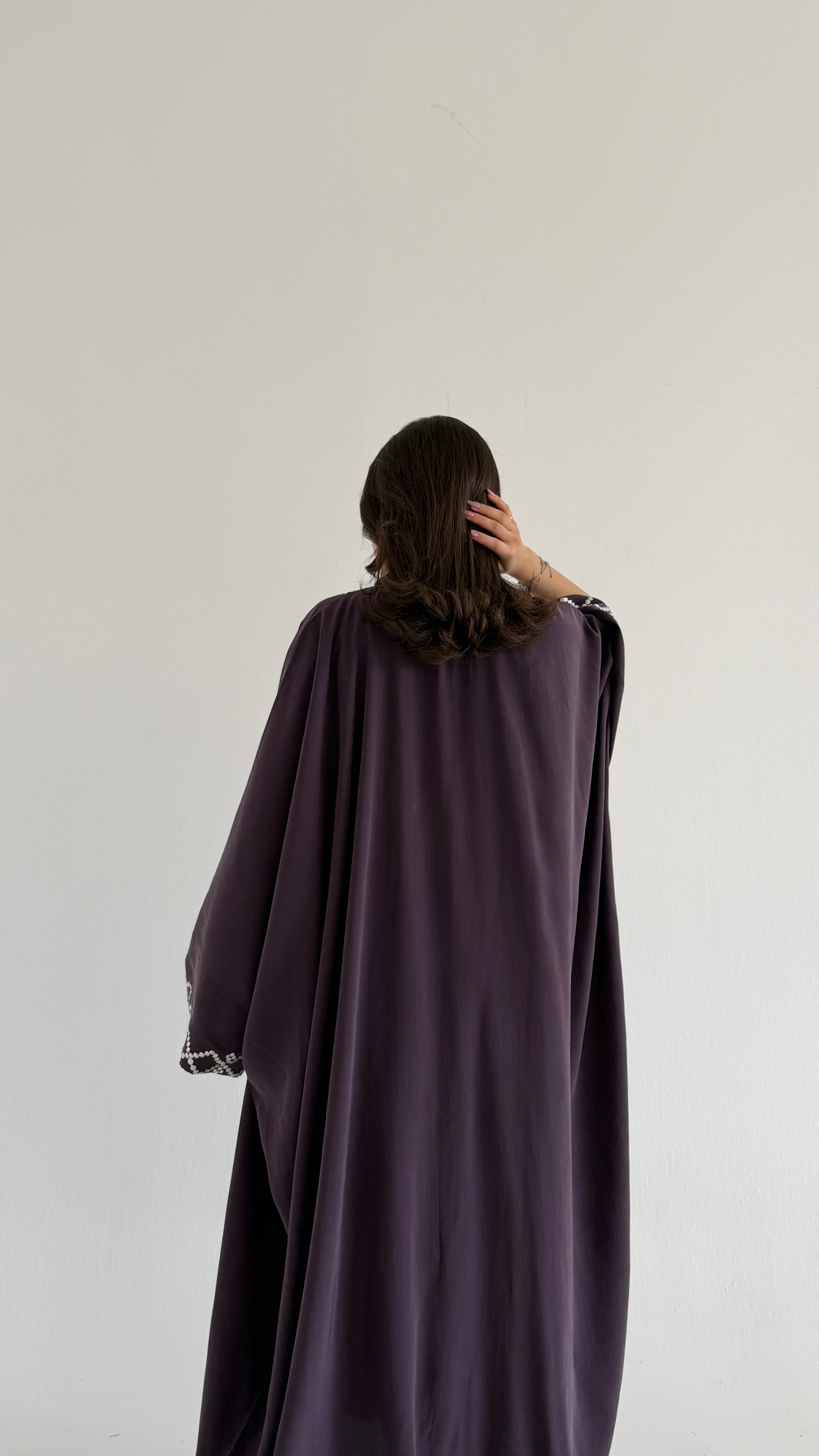 MW2101 - عبايه حرير مغسول انيقه بقصه نص بشت  عصرية - Aya