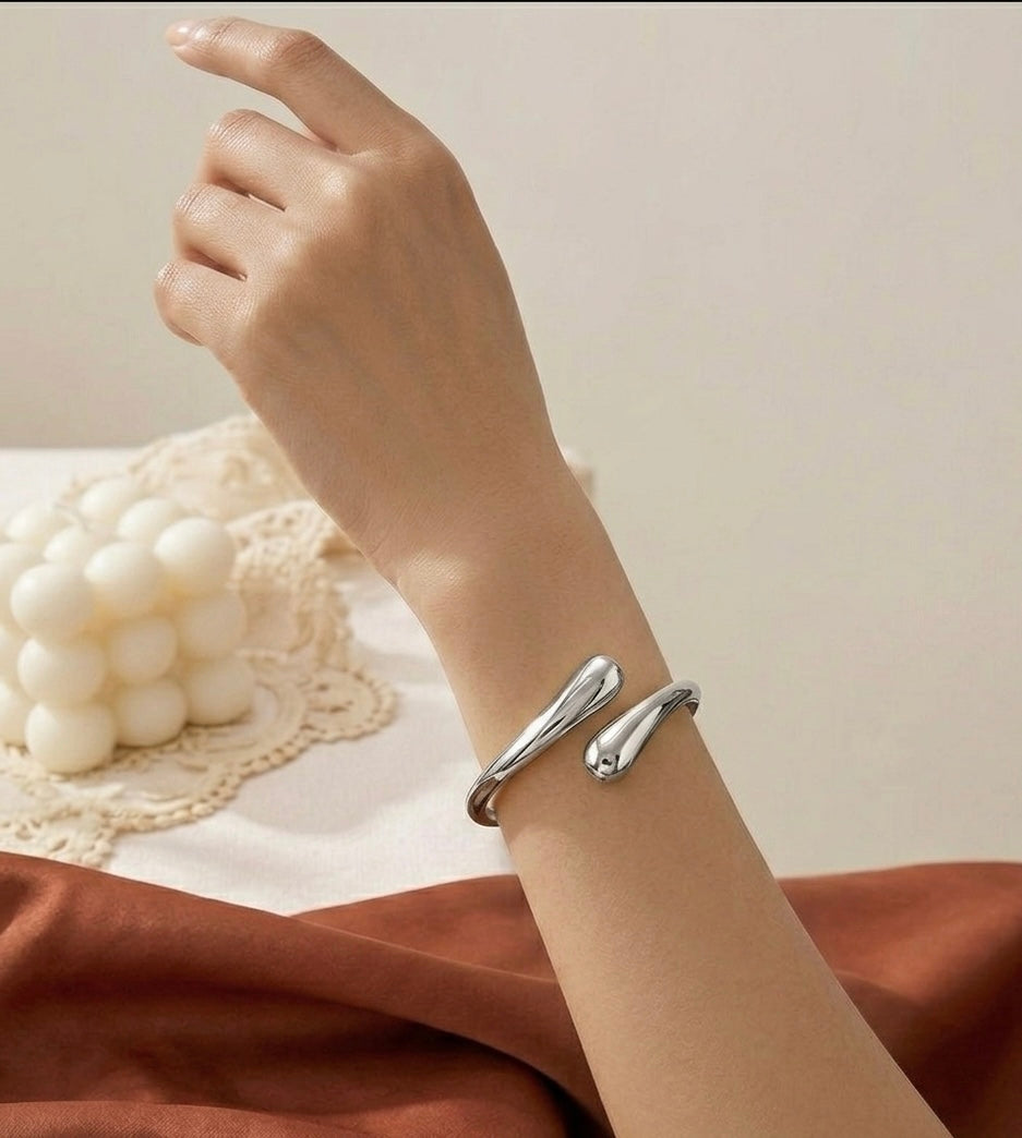 MWAC012 - إسورة فاخرة مطلية فضة - Aya