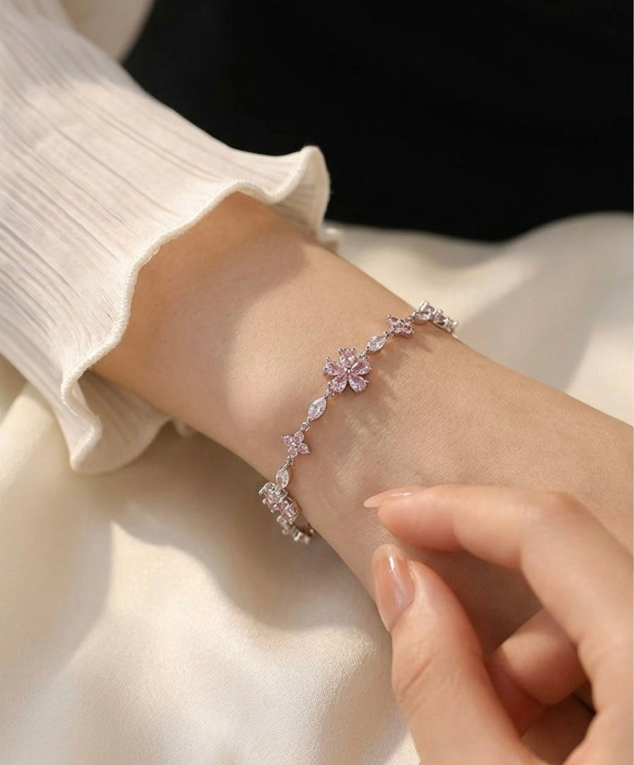 MWAC011 - إسورة زهور الساكورا الوردية بفصوص لامعة - Aya