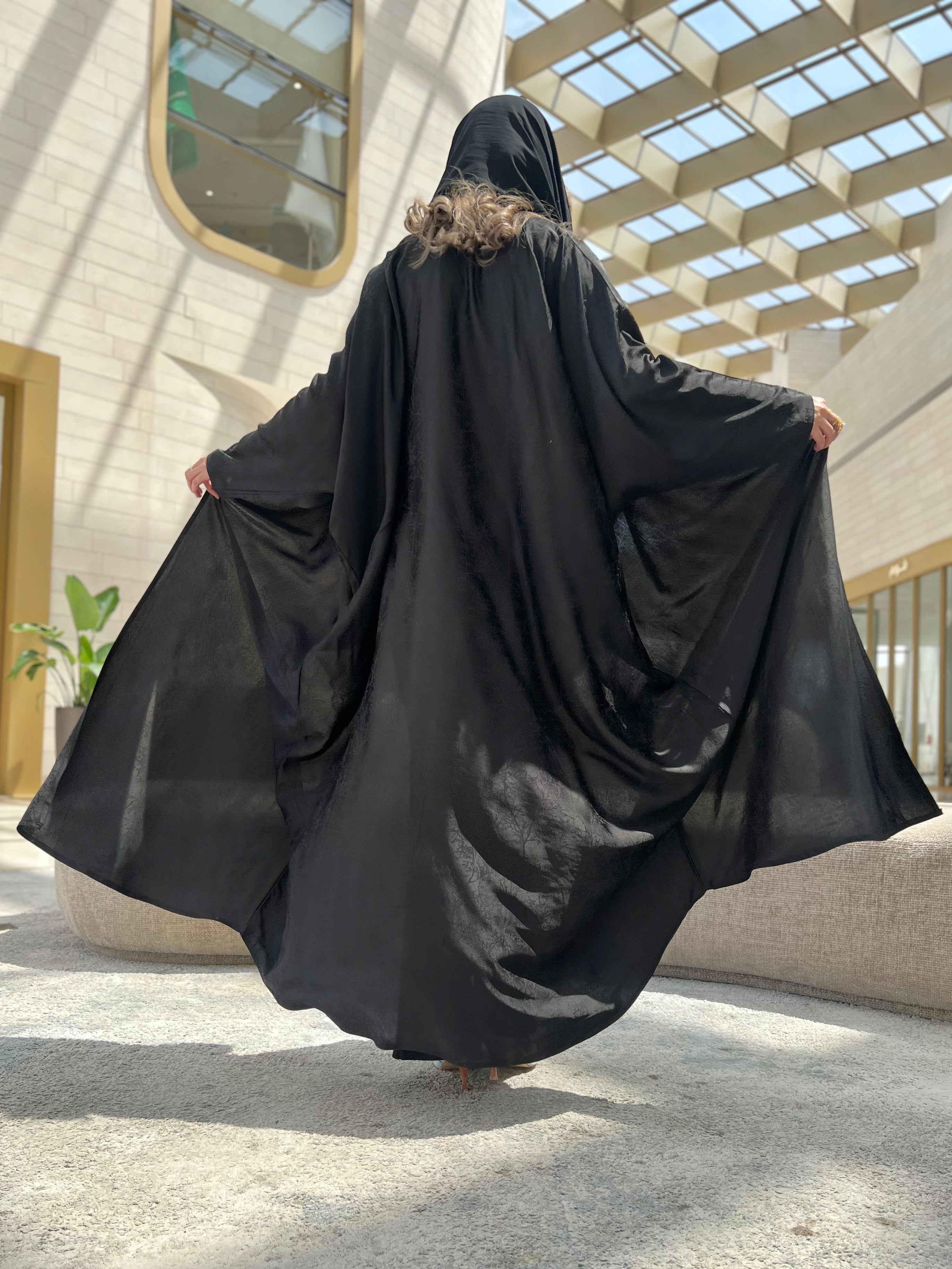 MWT326  - عباية حرير كريب  اسود - Aya