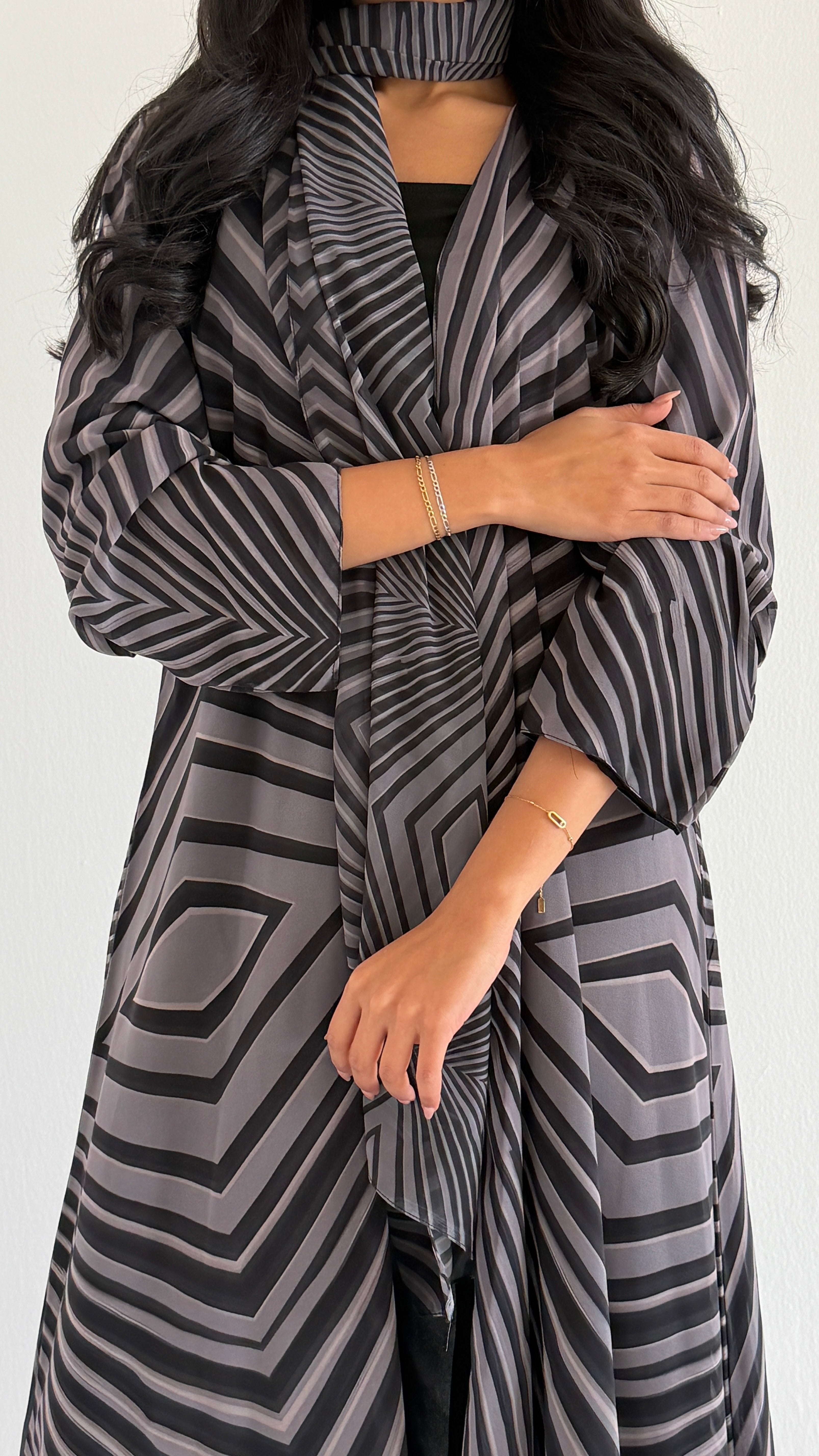 MWT1313 عباية مطبوعة مخططة - Aya