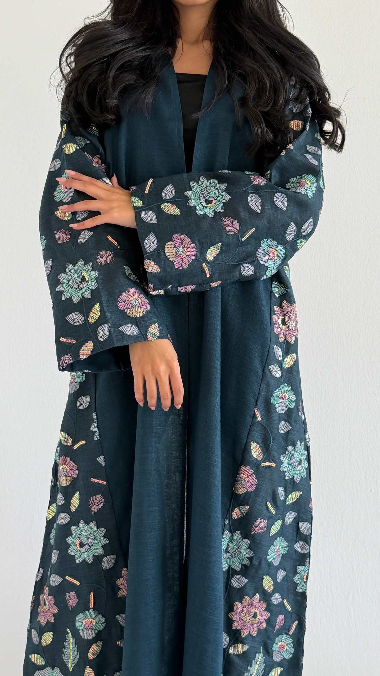 MWT1121 - عباية لنن مع تدخيلة ركامة - Aya