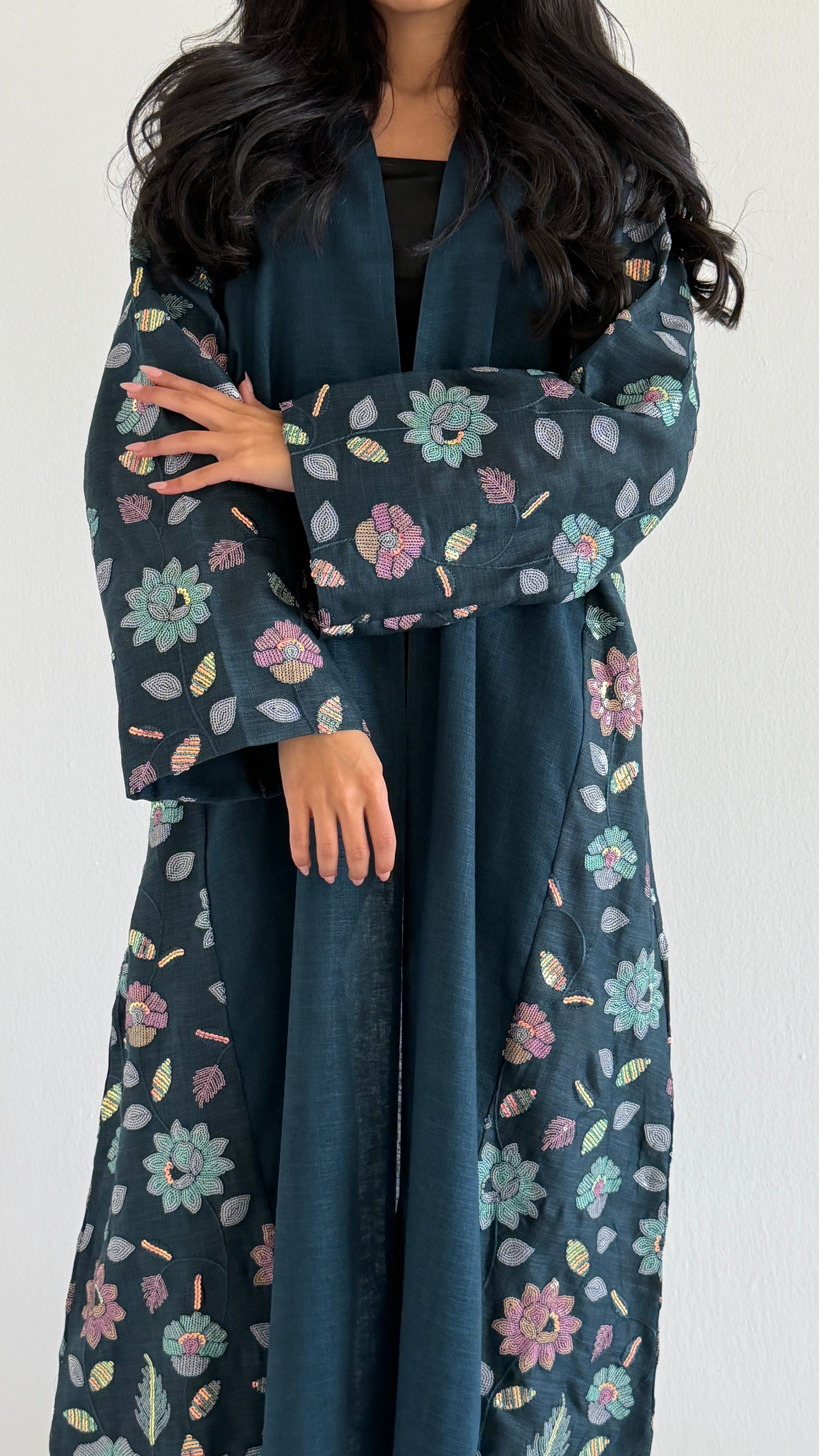 MWT1121 - عباية لنن مع تدخيلة ركامة - Aya