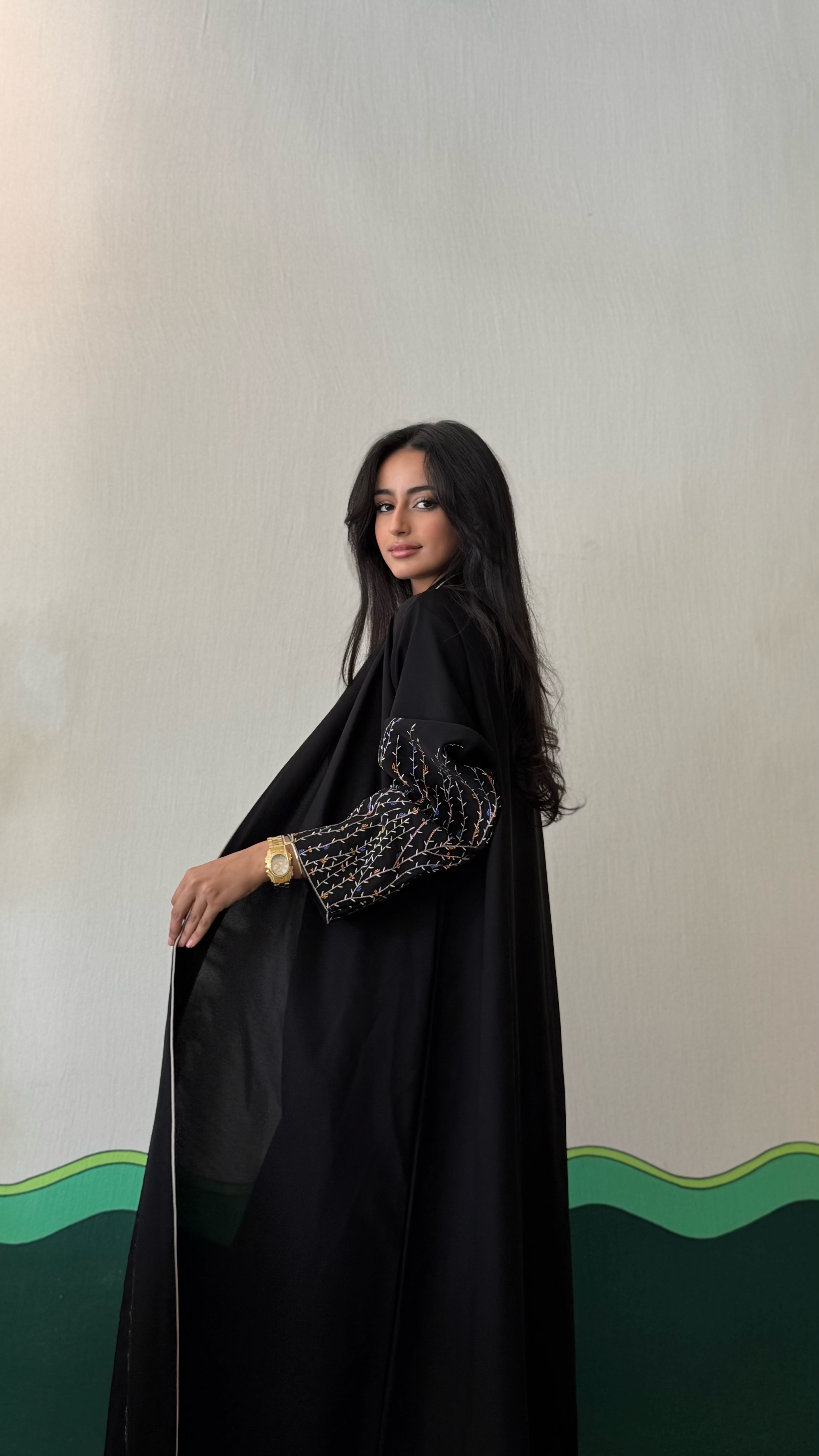 MW1662 - عباية  مطرزة من الاكمام - Aya