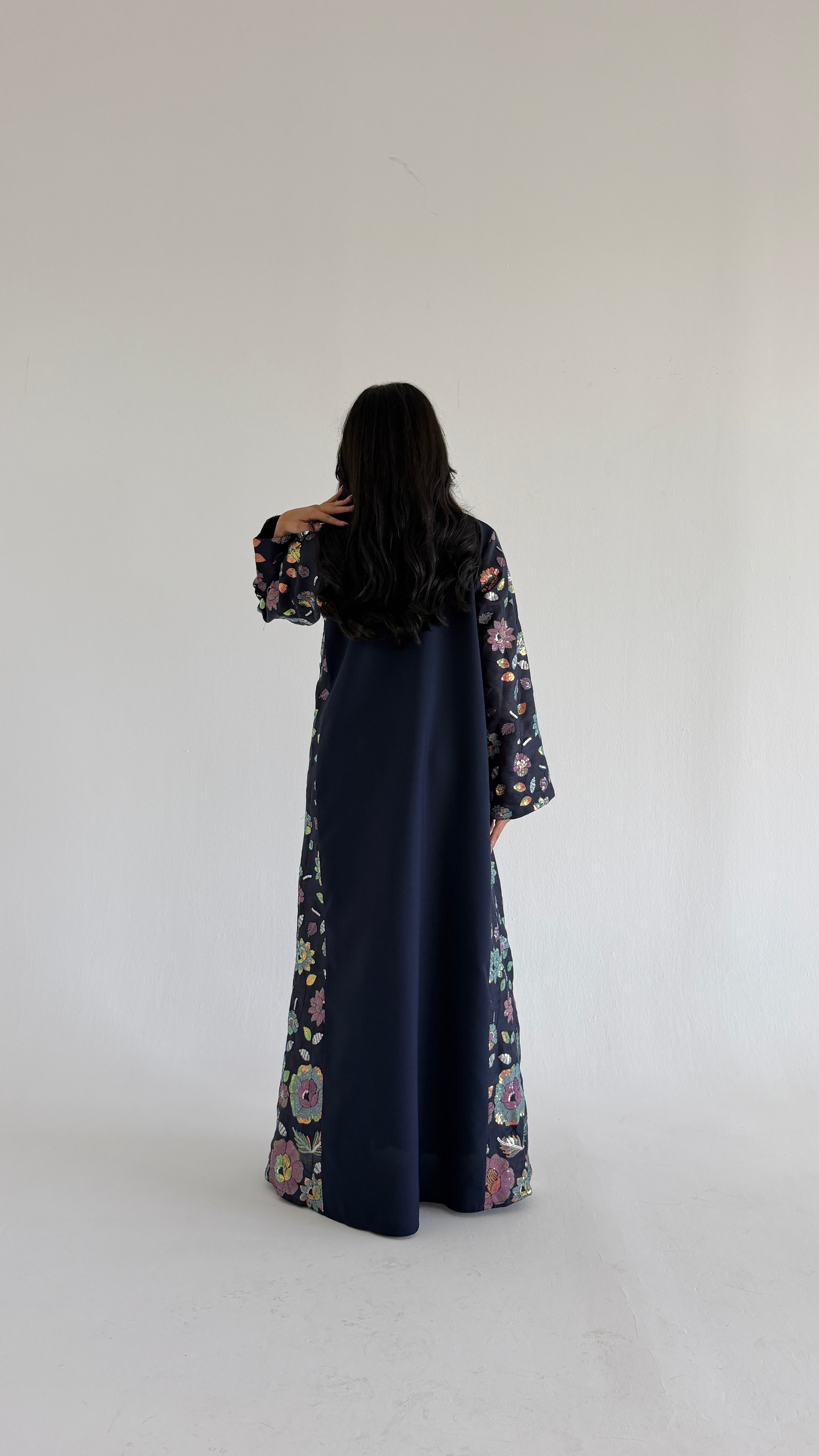 MWT1116 - عباية لنن مع تدخلية ركامة - Aya