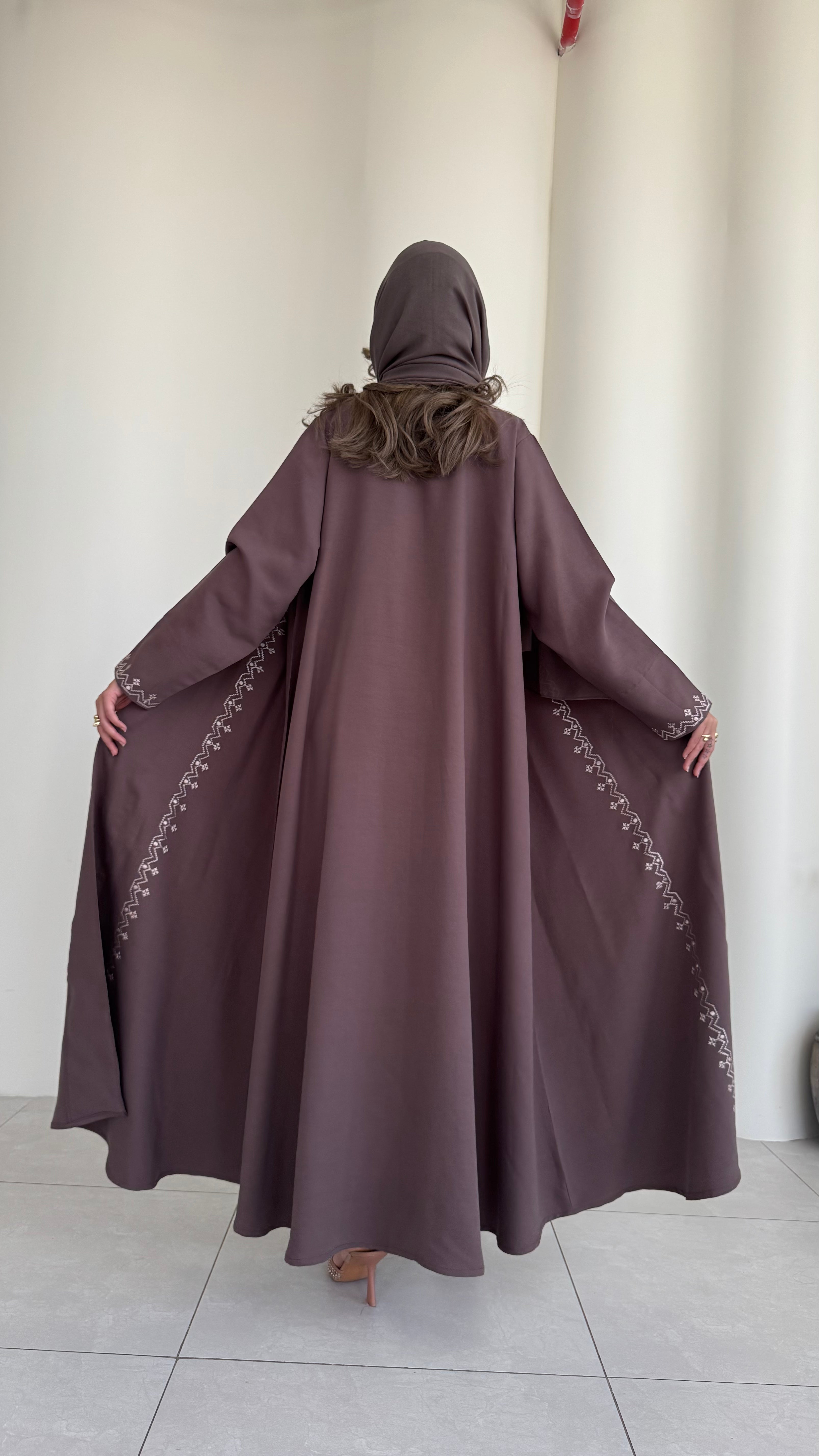 MWT350 - عباية بني مع تطريز - Aya