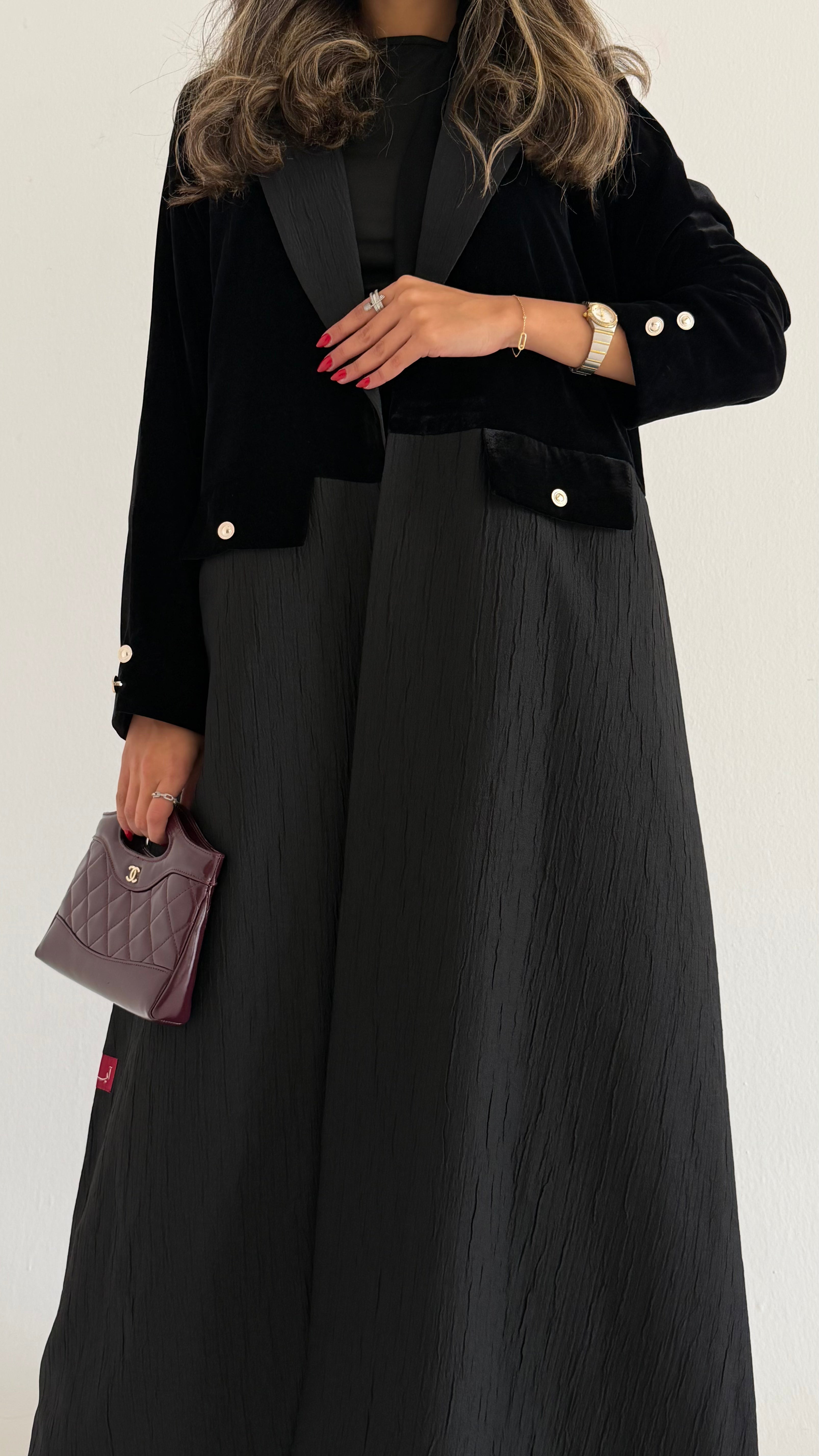 MWT573 - عباية جاكار مع مخمل بأزارير ذهبية