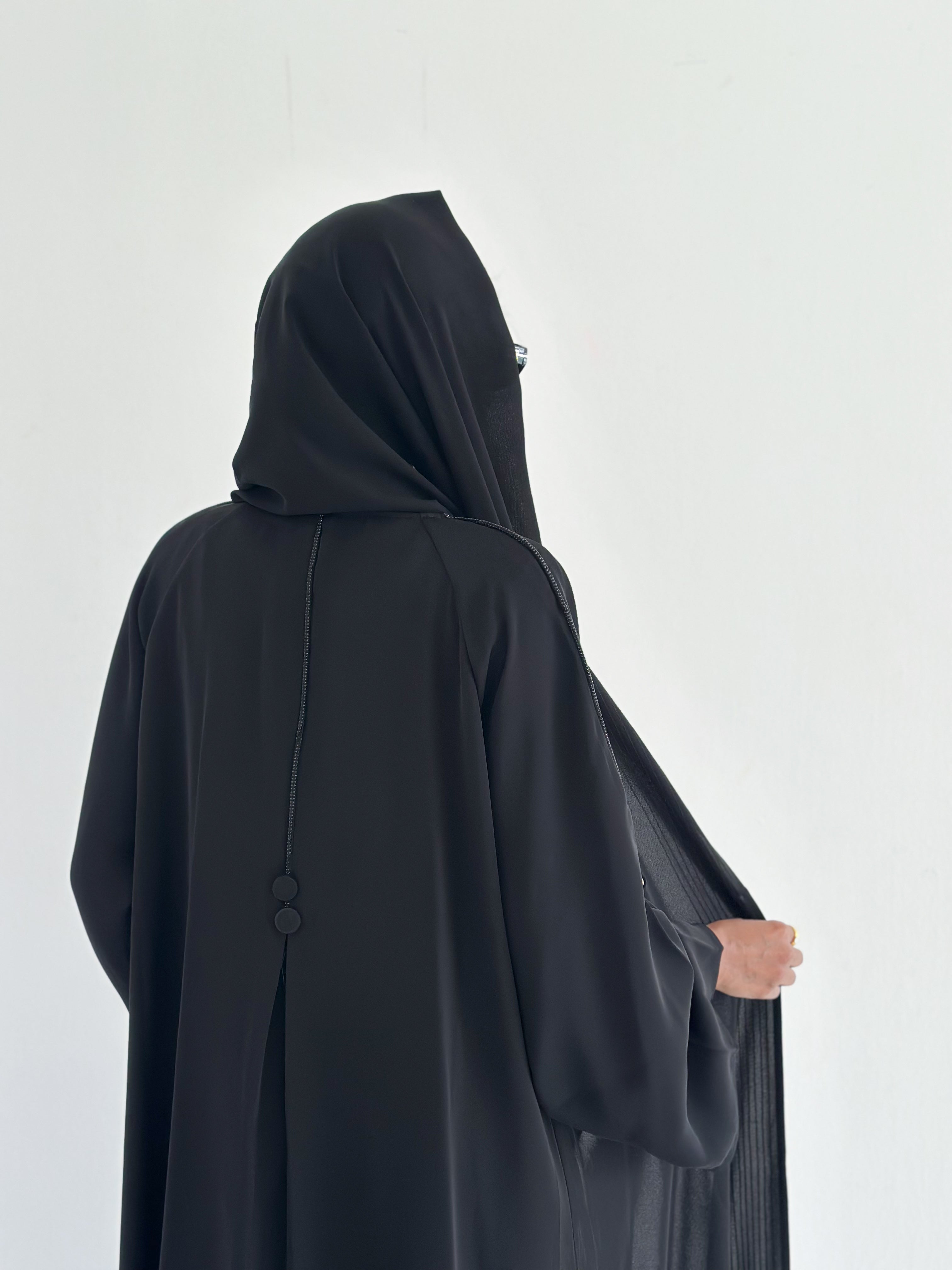 MW645 - Light Crepe Standing with Jacquard Half-Cloche