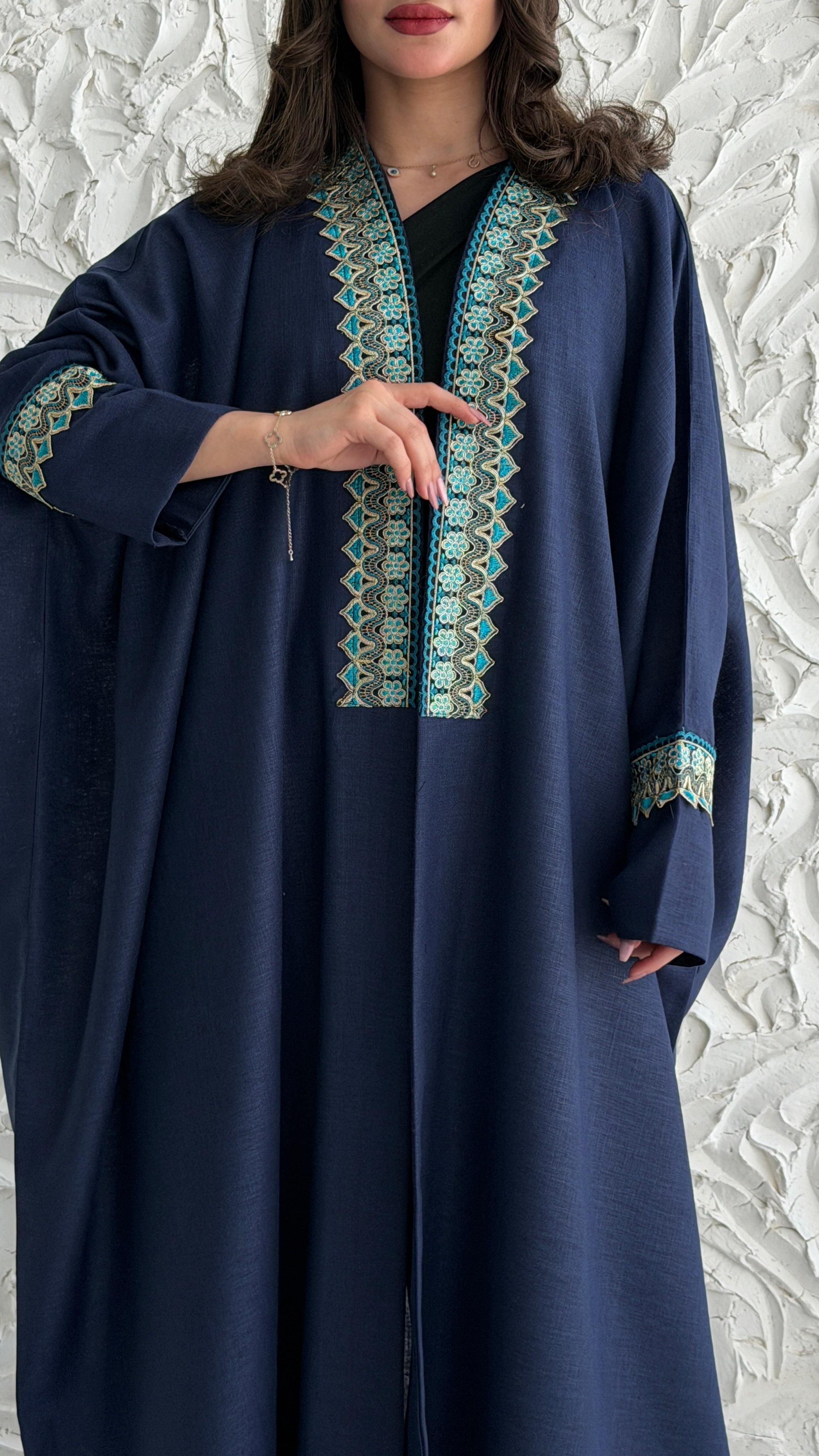 MWT5033 - عباية لينن كحلي مع كلفة تطريز قصة نص بشت - Aya