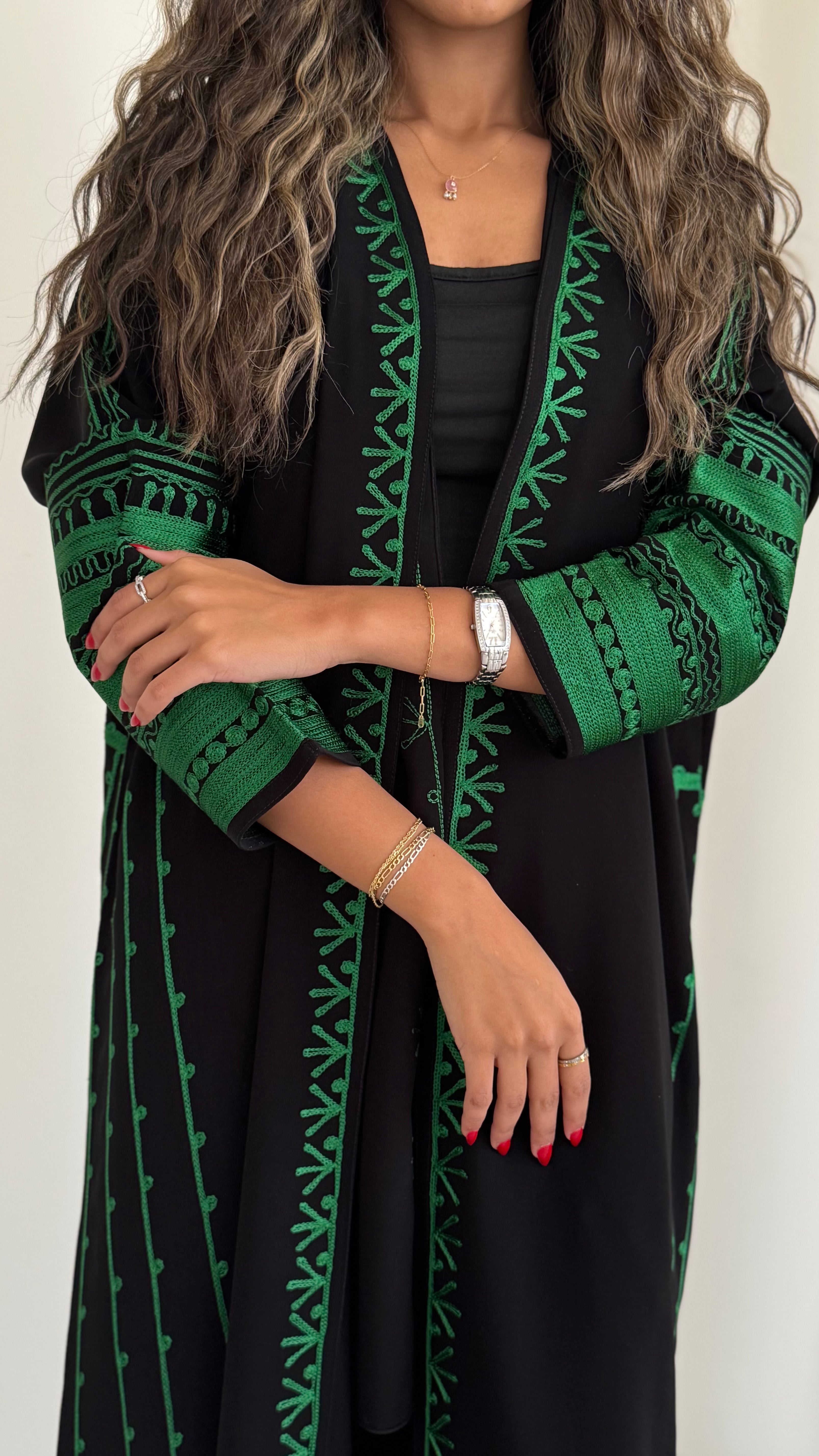 MW645 - Light Crepe Standing with Jacquard Half-Cloche