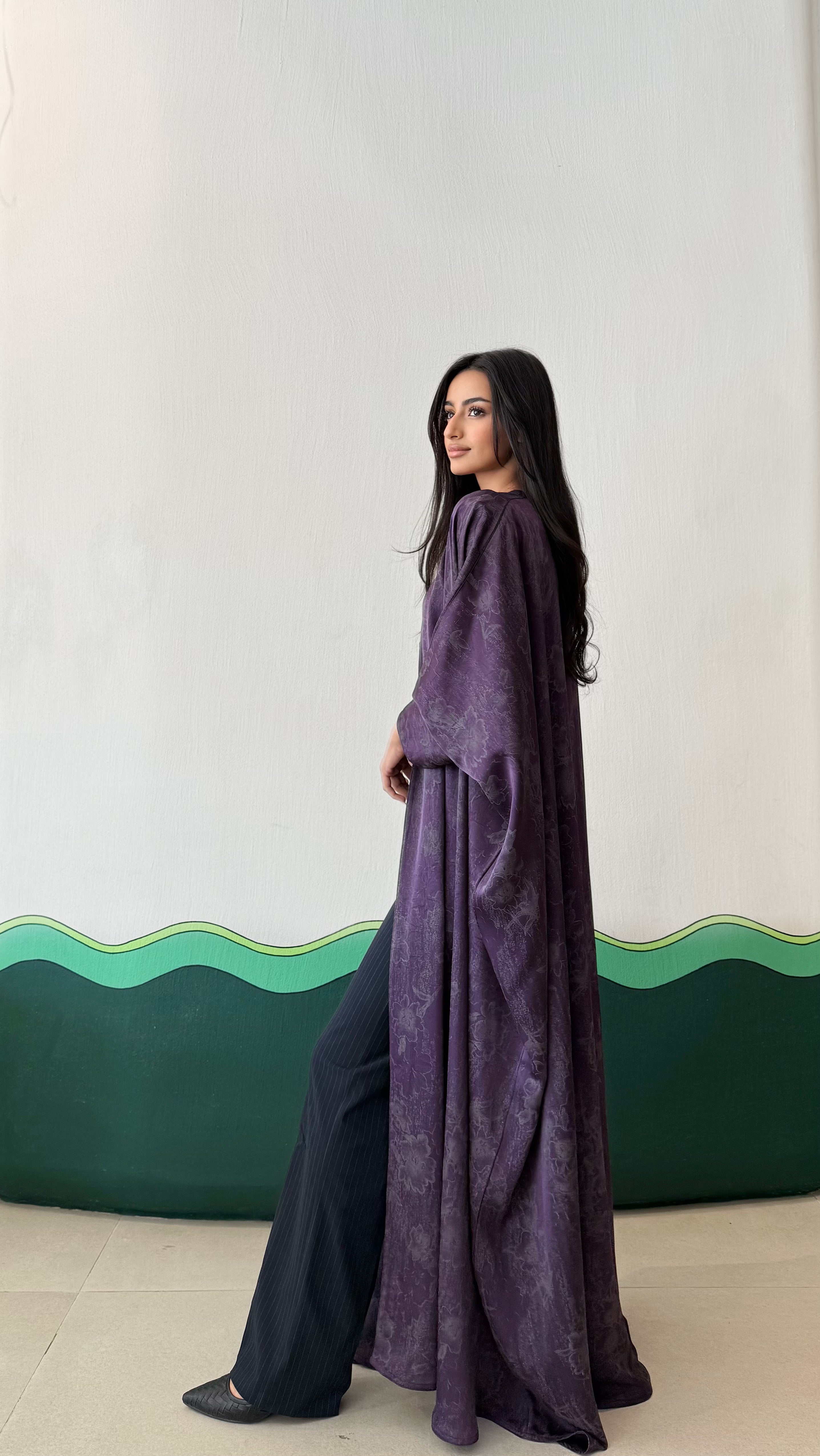 MW645 - Light Crepe Standing with Jacquard Half-Cloche