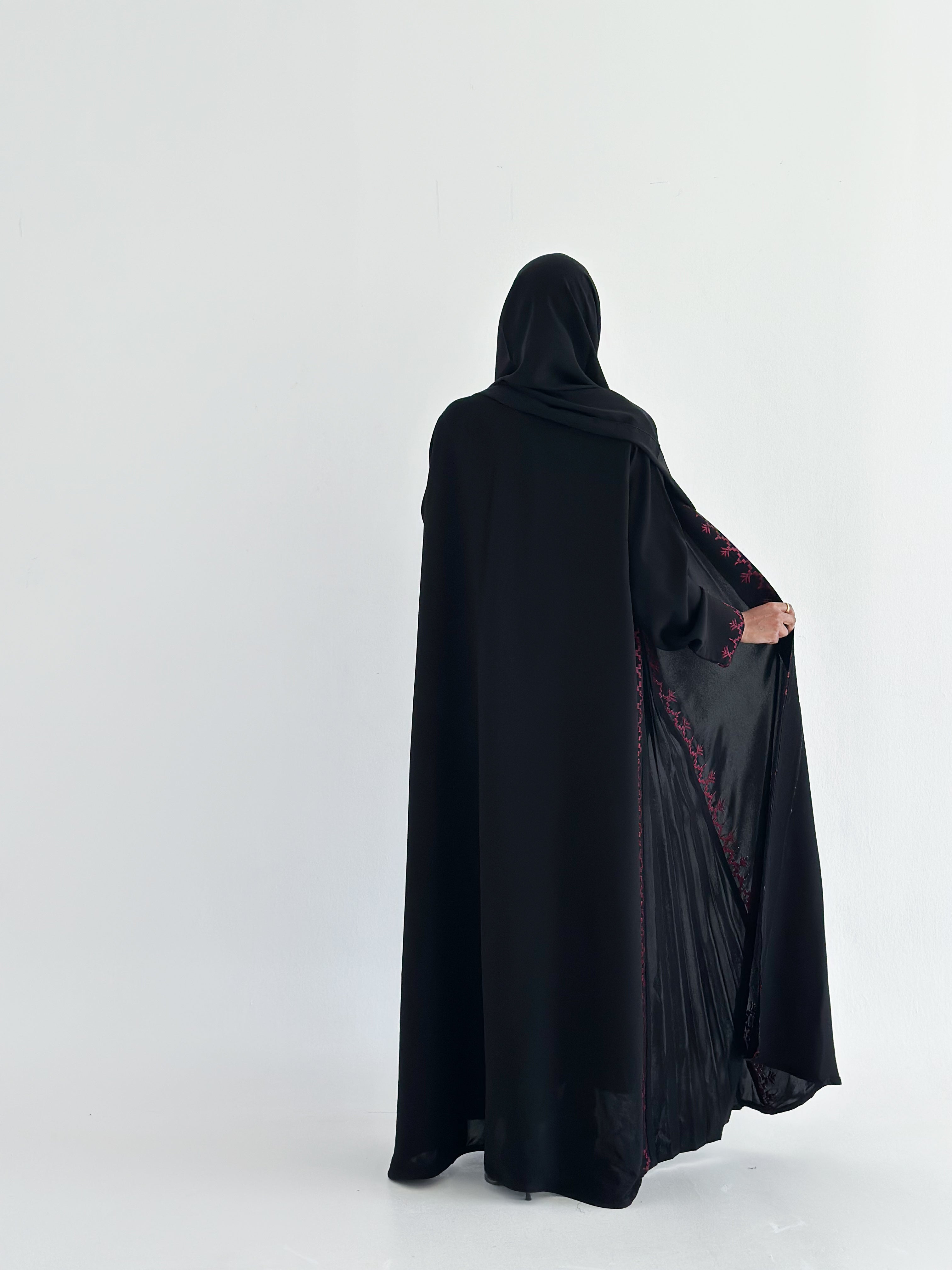 MW645 - Light Crepe Standing with Jacquard Half-Cloche