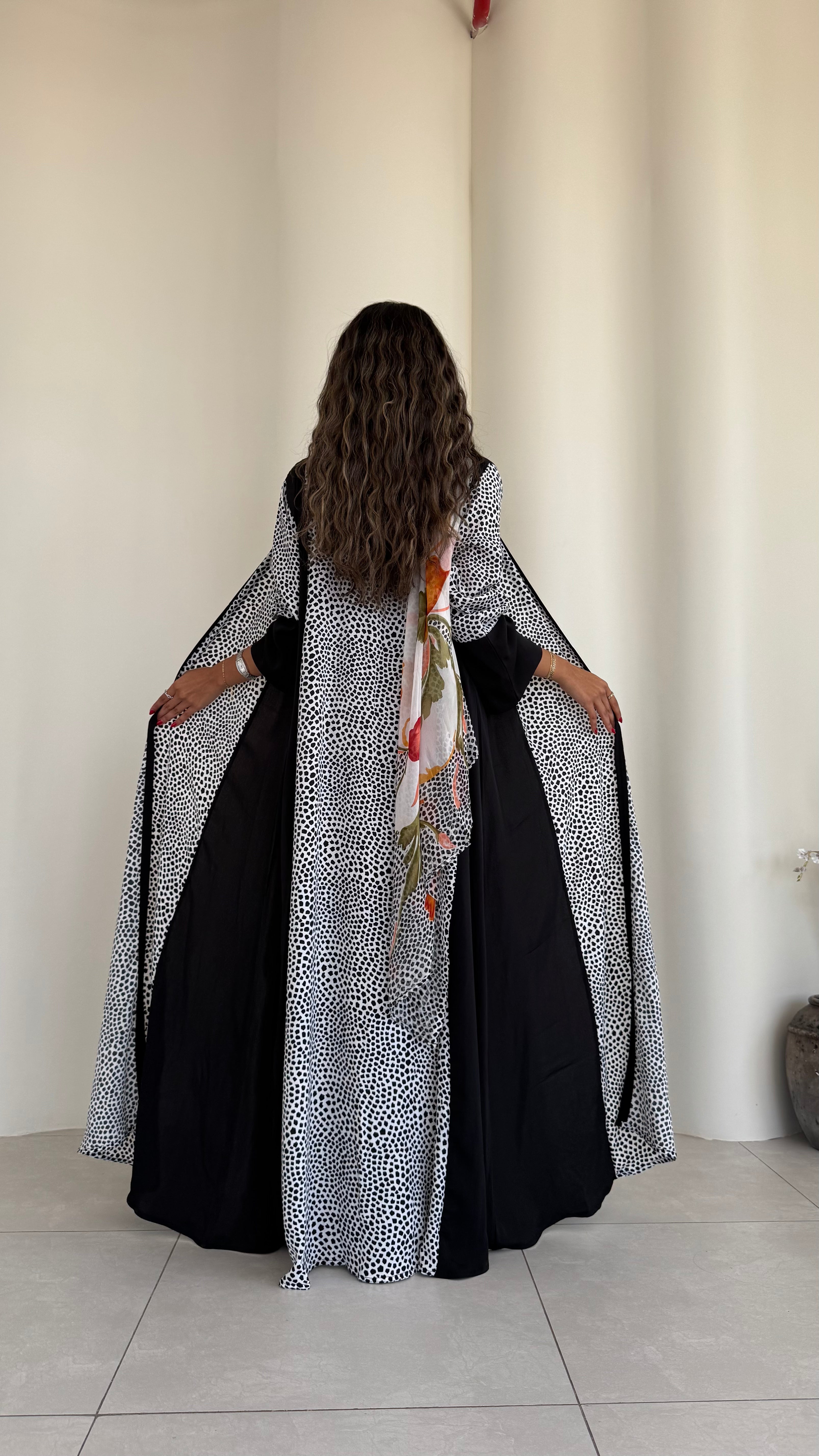MW645 - Light Crepe Standing with Jacquard Half-Cloche