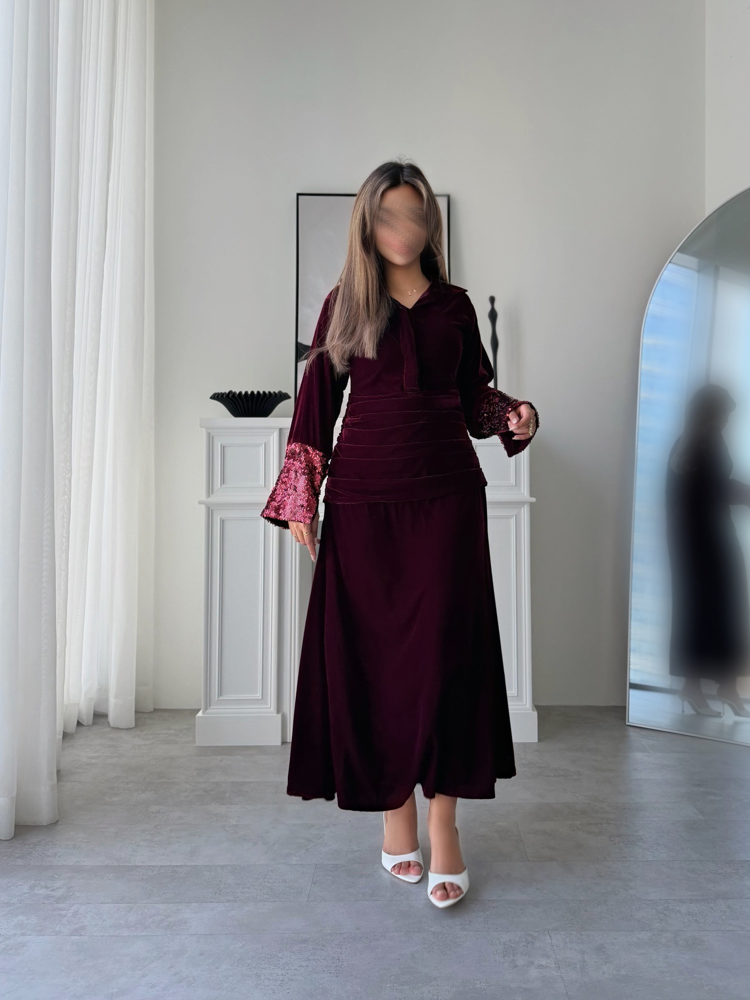 MWJ024 - جلابية عنابي مع زم بالخصر و اضافة ترتر بالأكمام - Aya