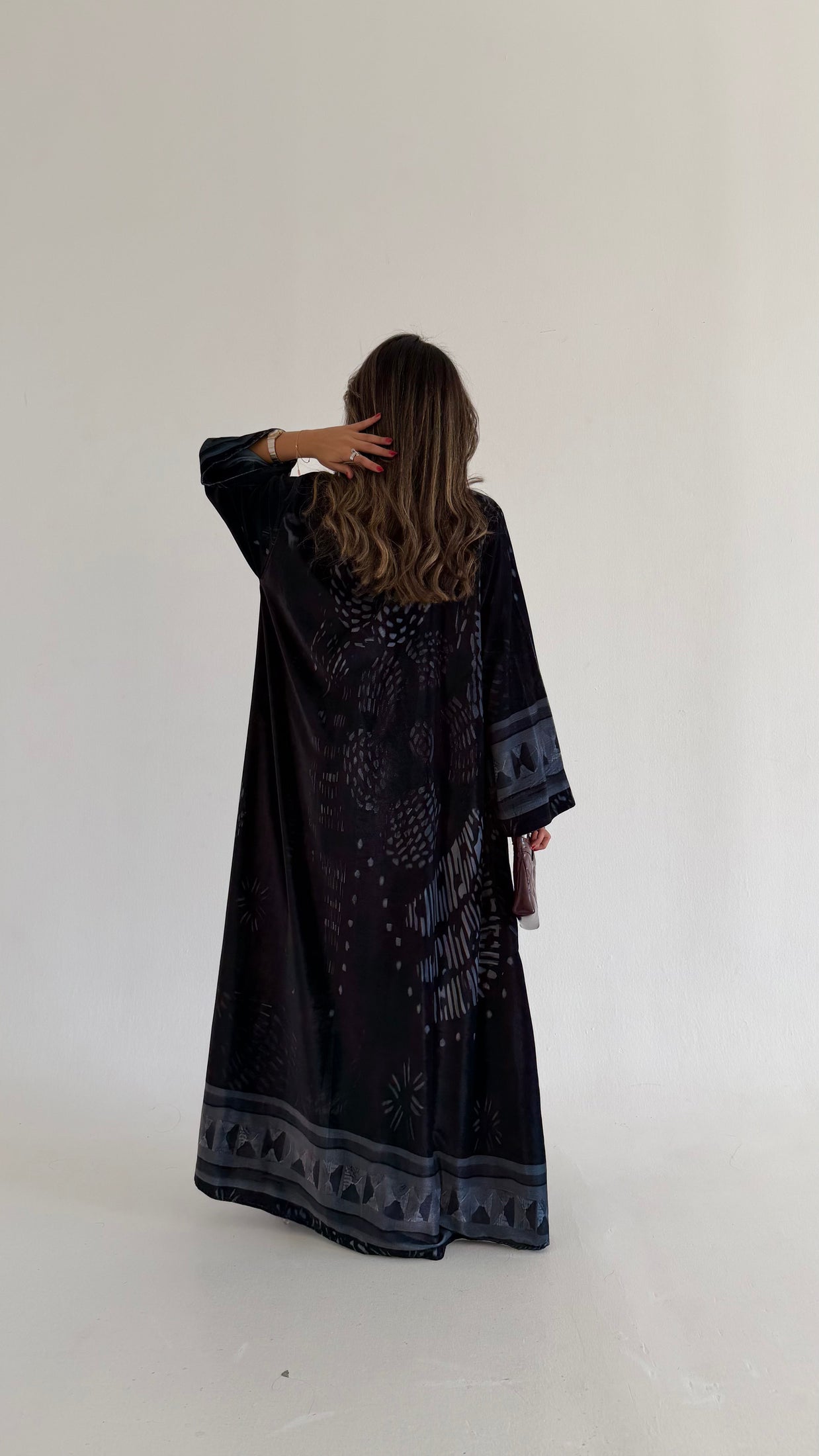MWT615 - عباية مخمل طباعة - Aya