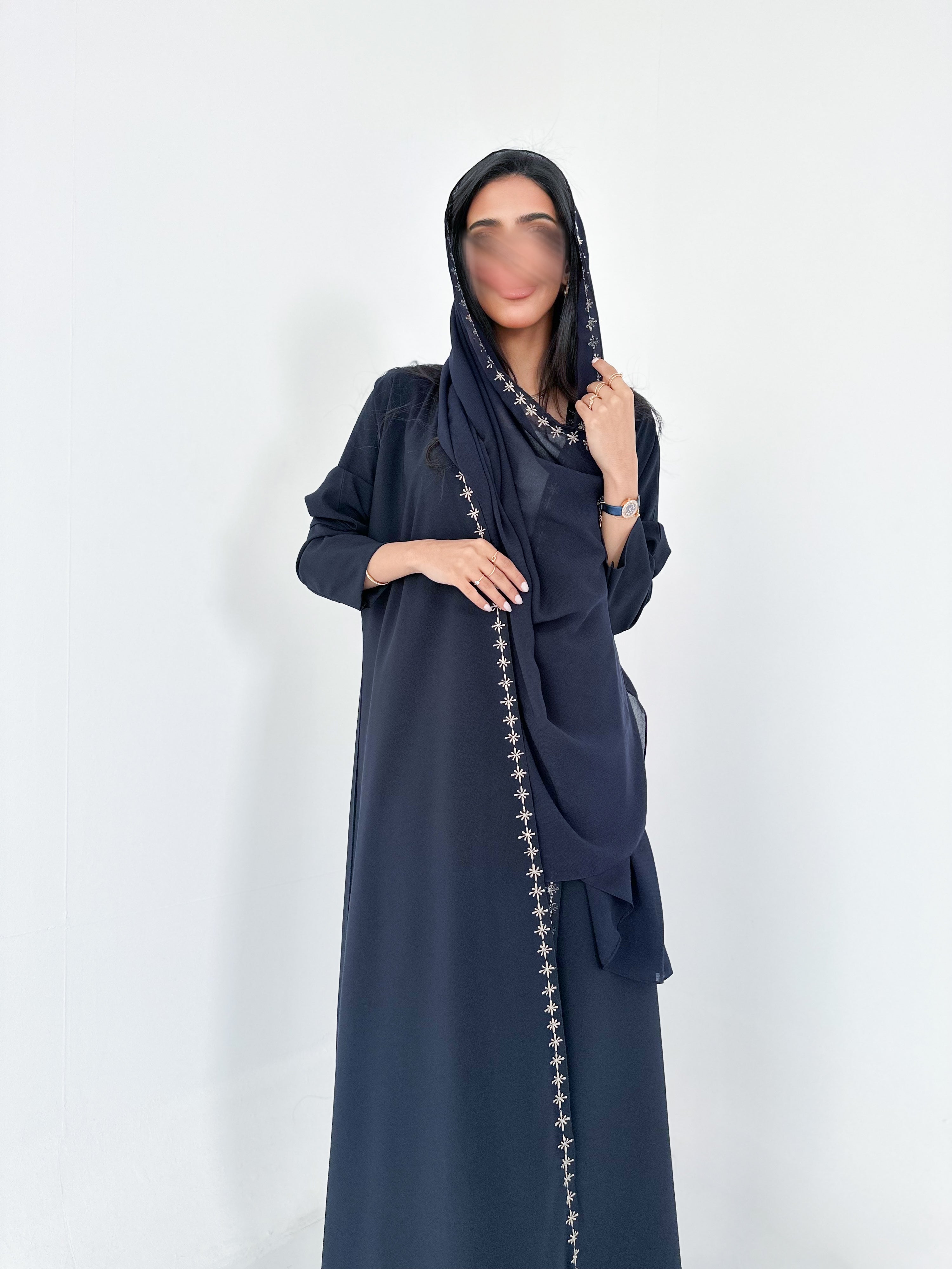 MW645 - Light Crepe Standing with Jacquard Half-Cloche