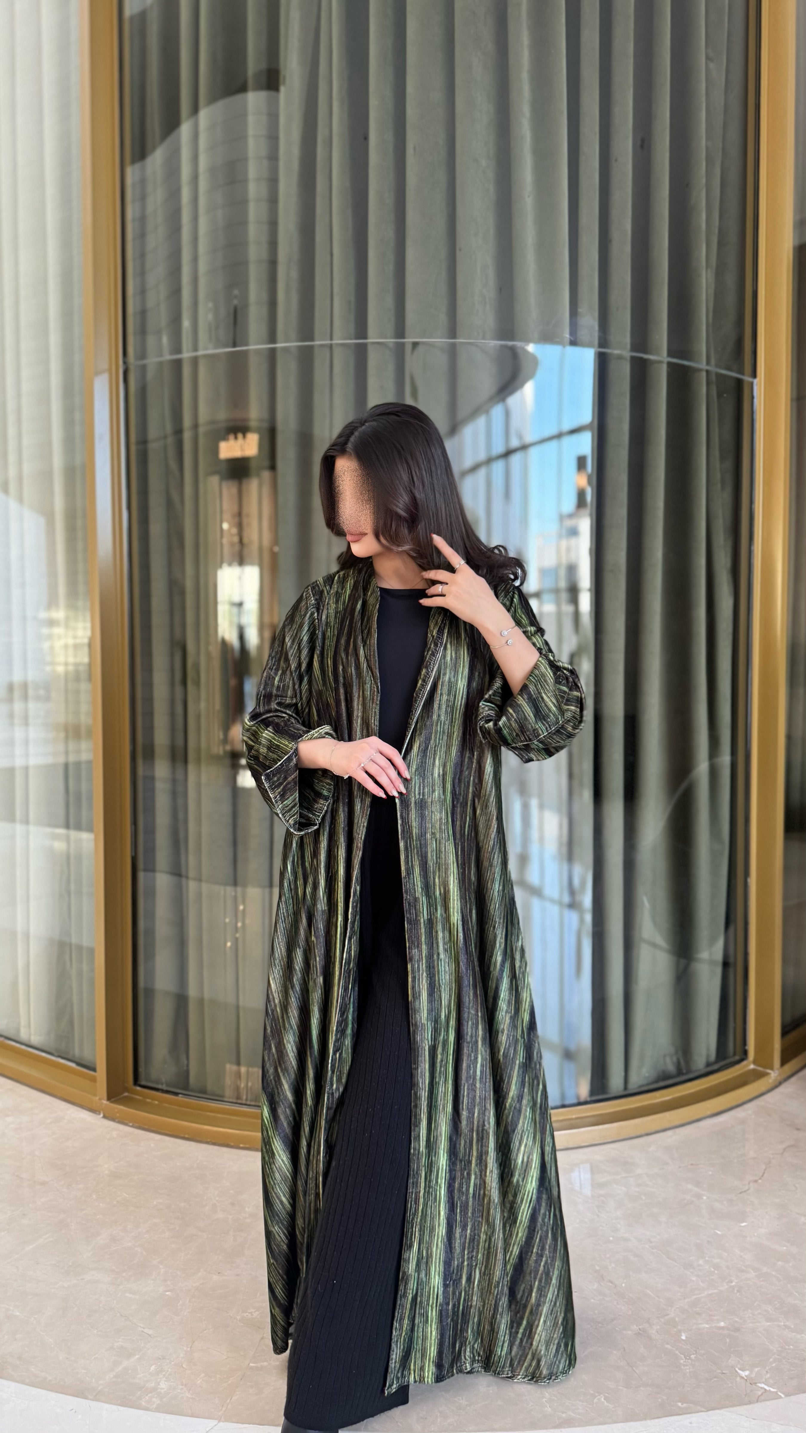 MWE115 - عباية مخمل طباعة - Aya