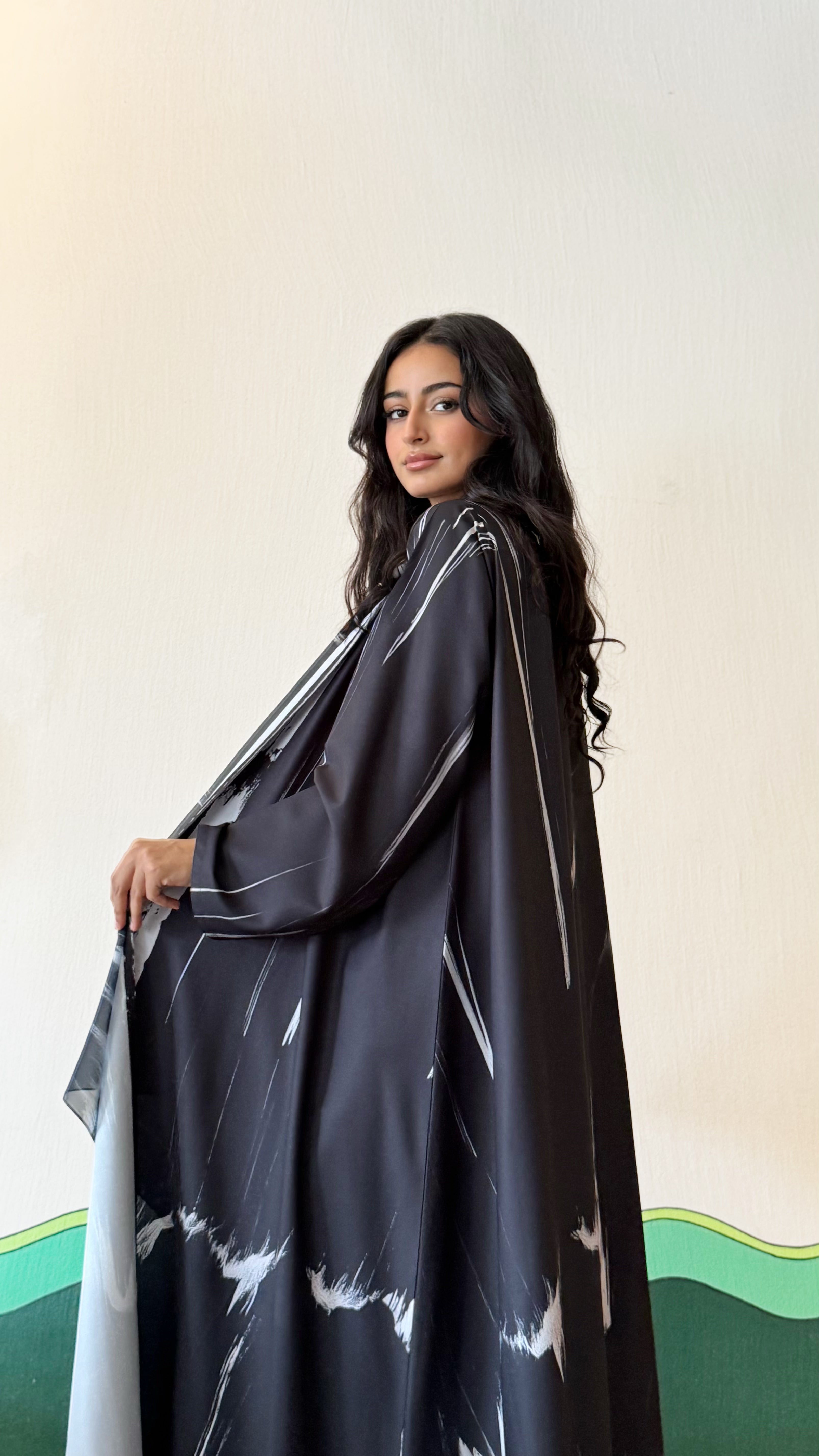 MWT352 - عباية اسود طباعة - Aya