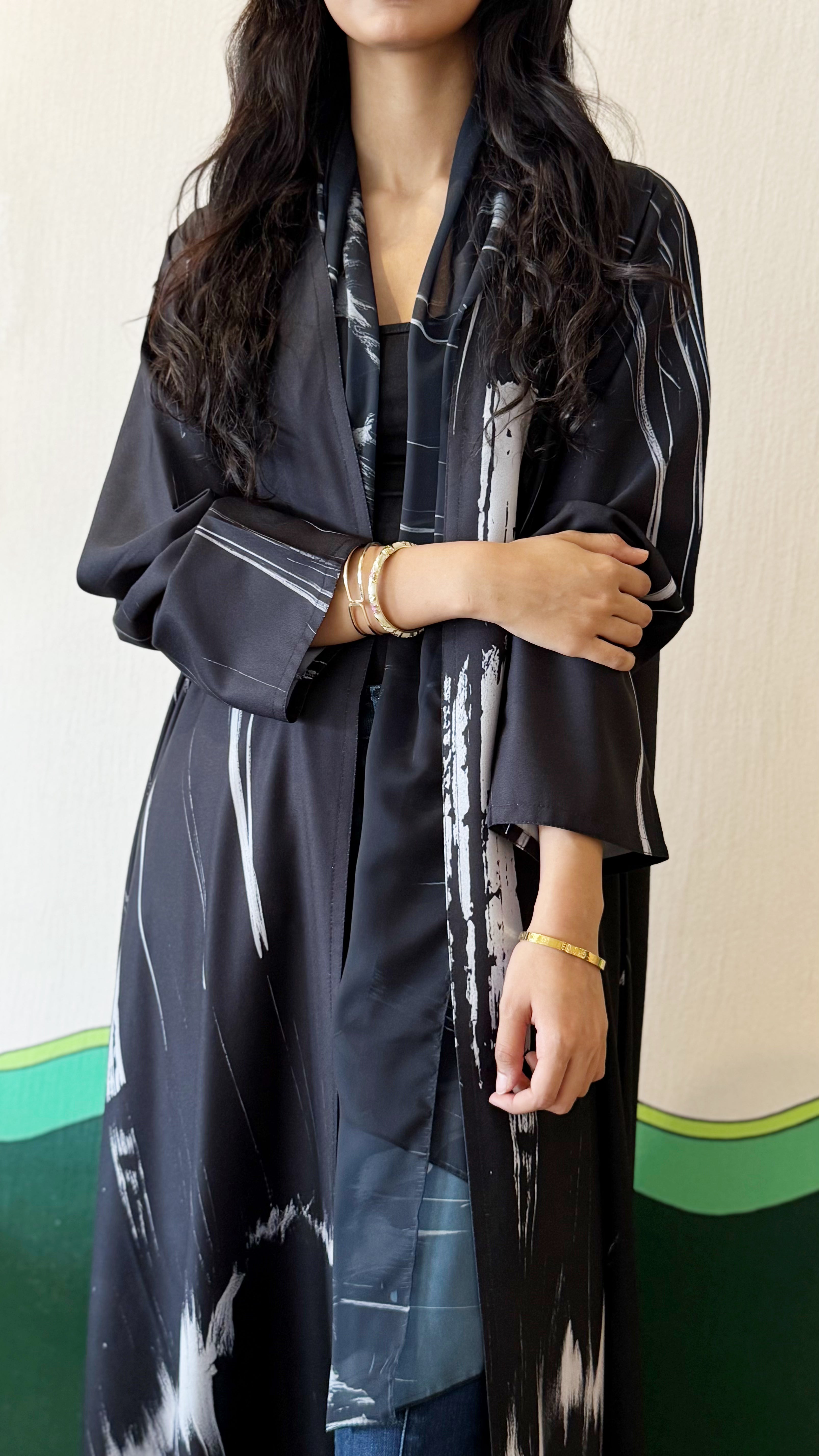 MWT352 - عباية اسود طباعة - Aya