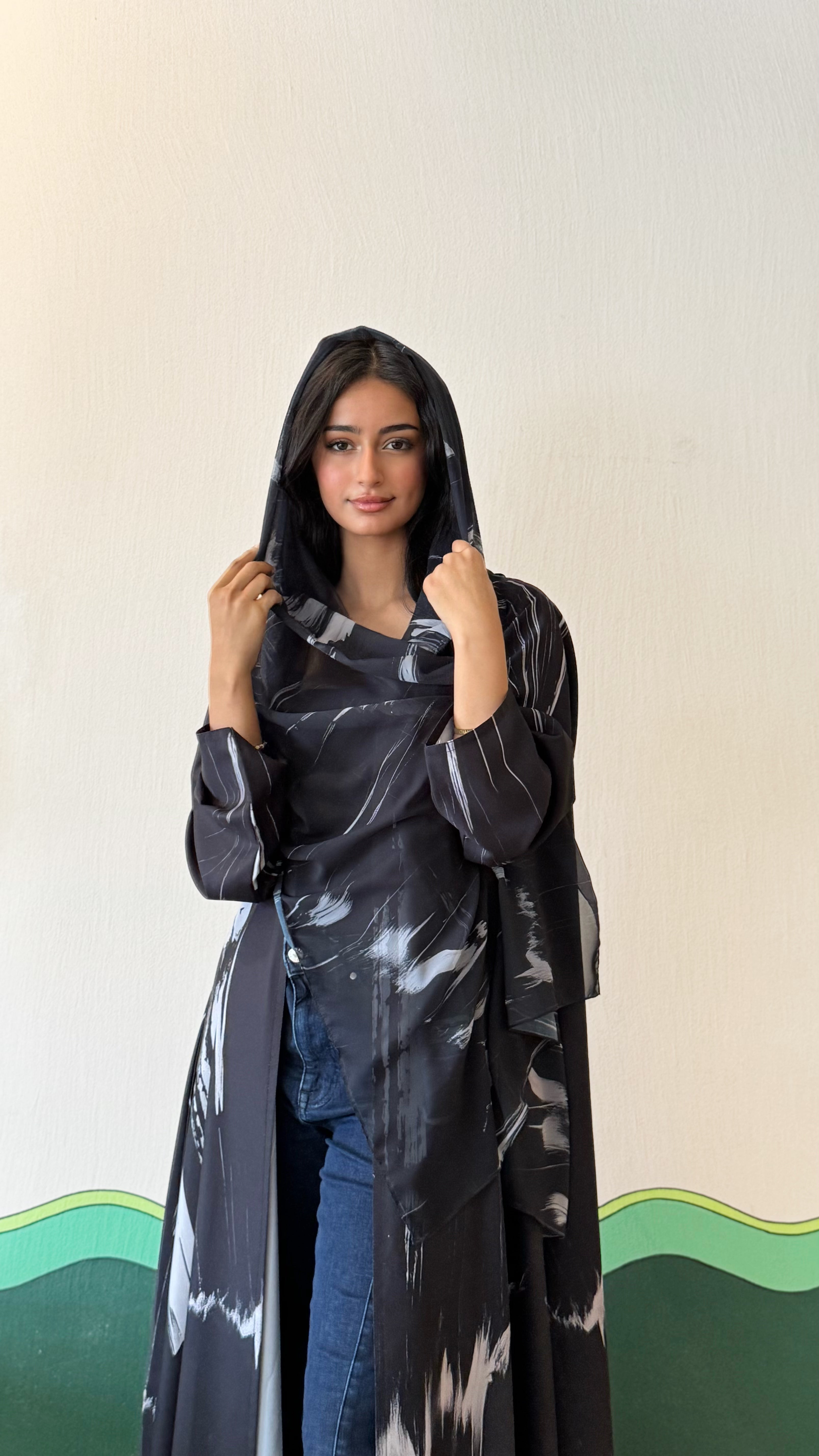 MWT352 - عباية اسود طباعة - Aya