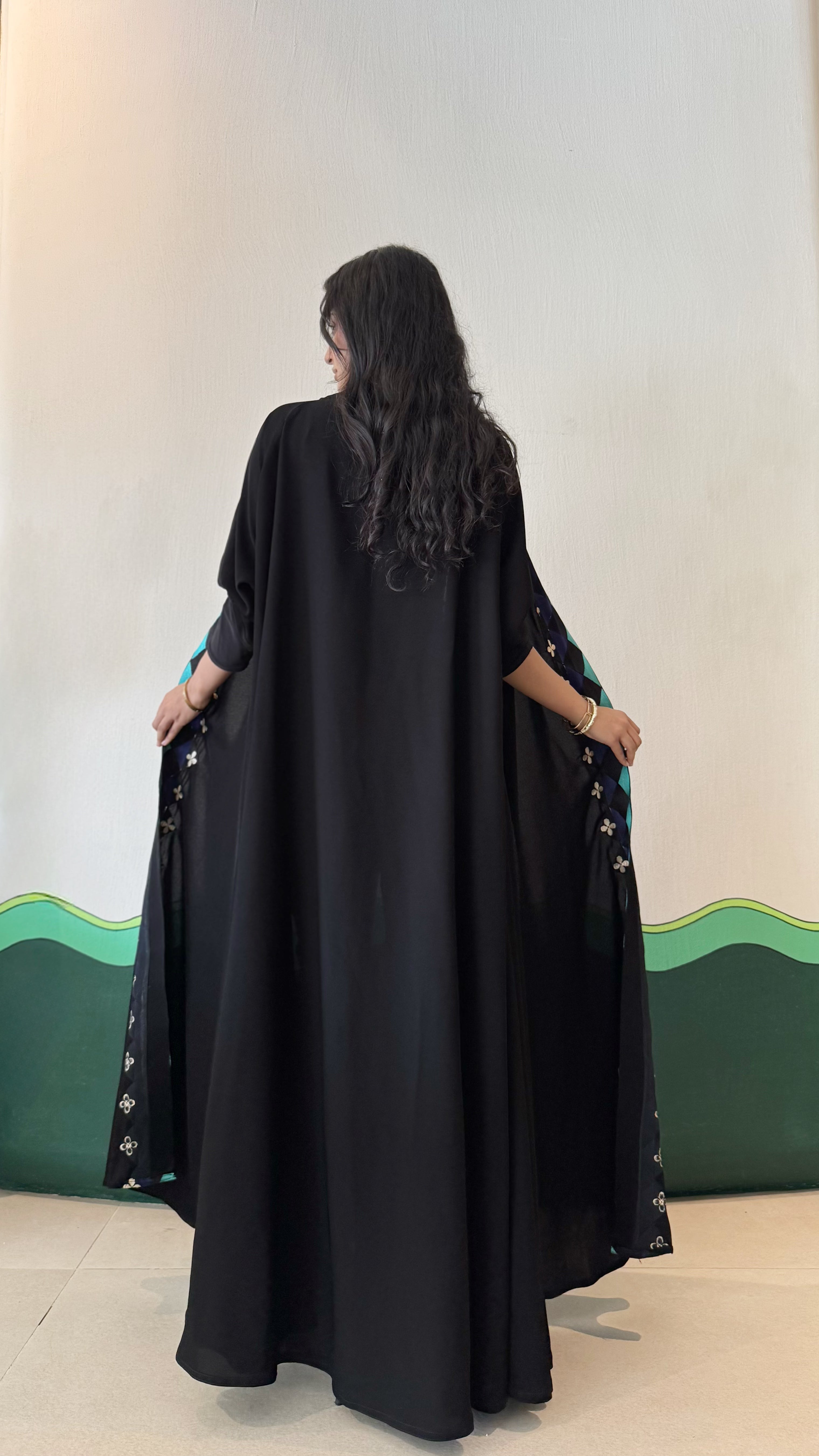 MWT351 - عباية اسود تطريز ازرق - Aya