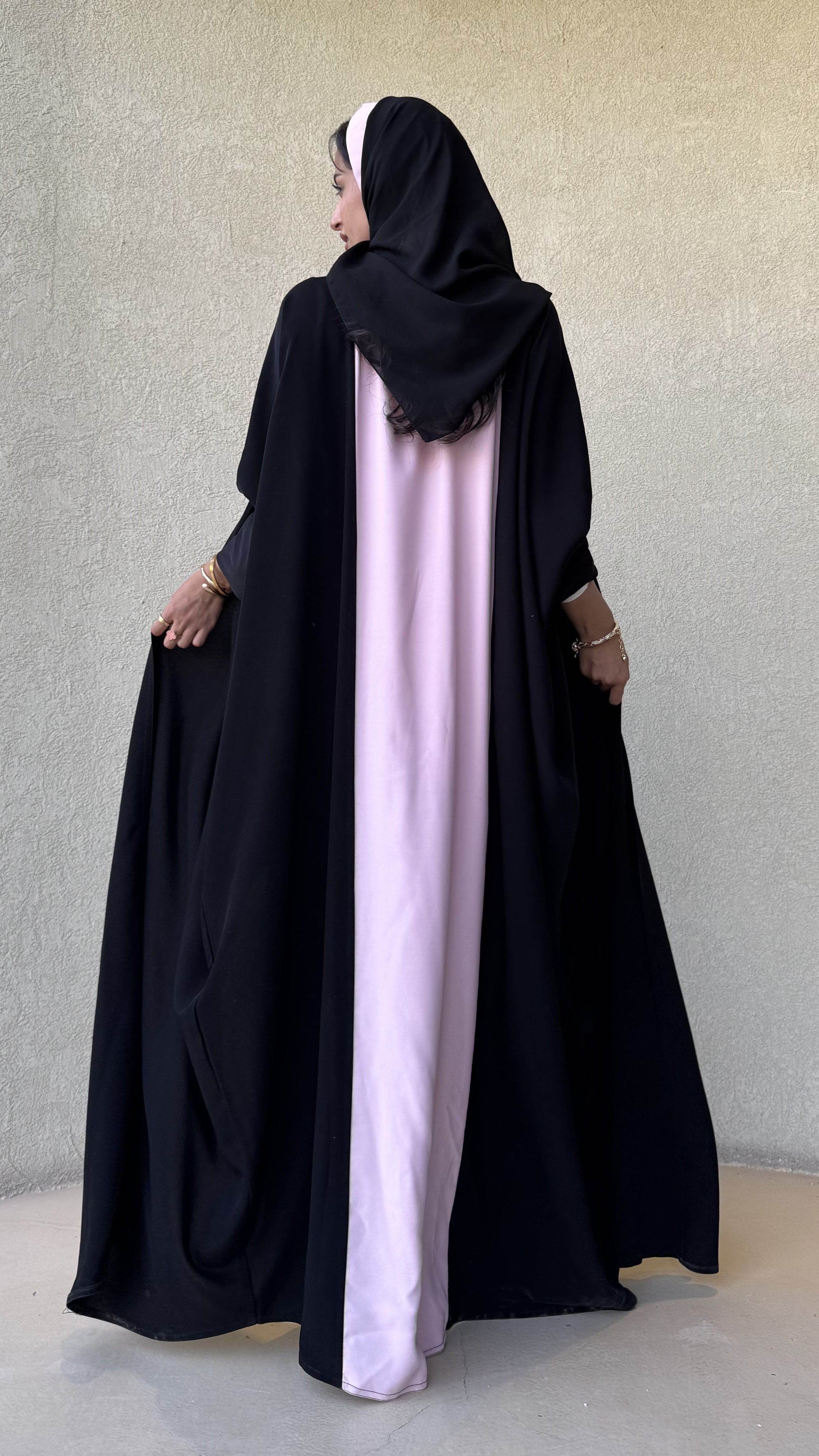 MW645 - Light Crepe Standing with Jacquard Half-Cloche