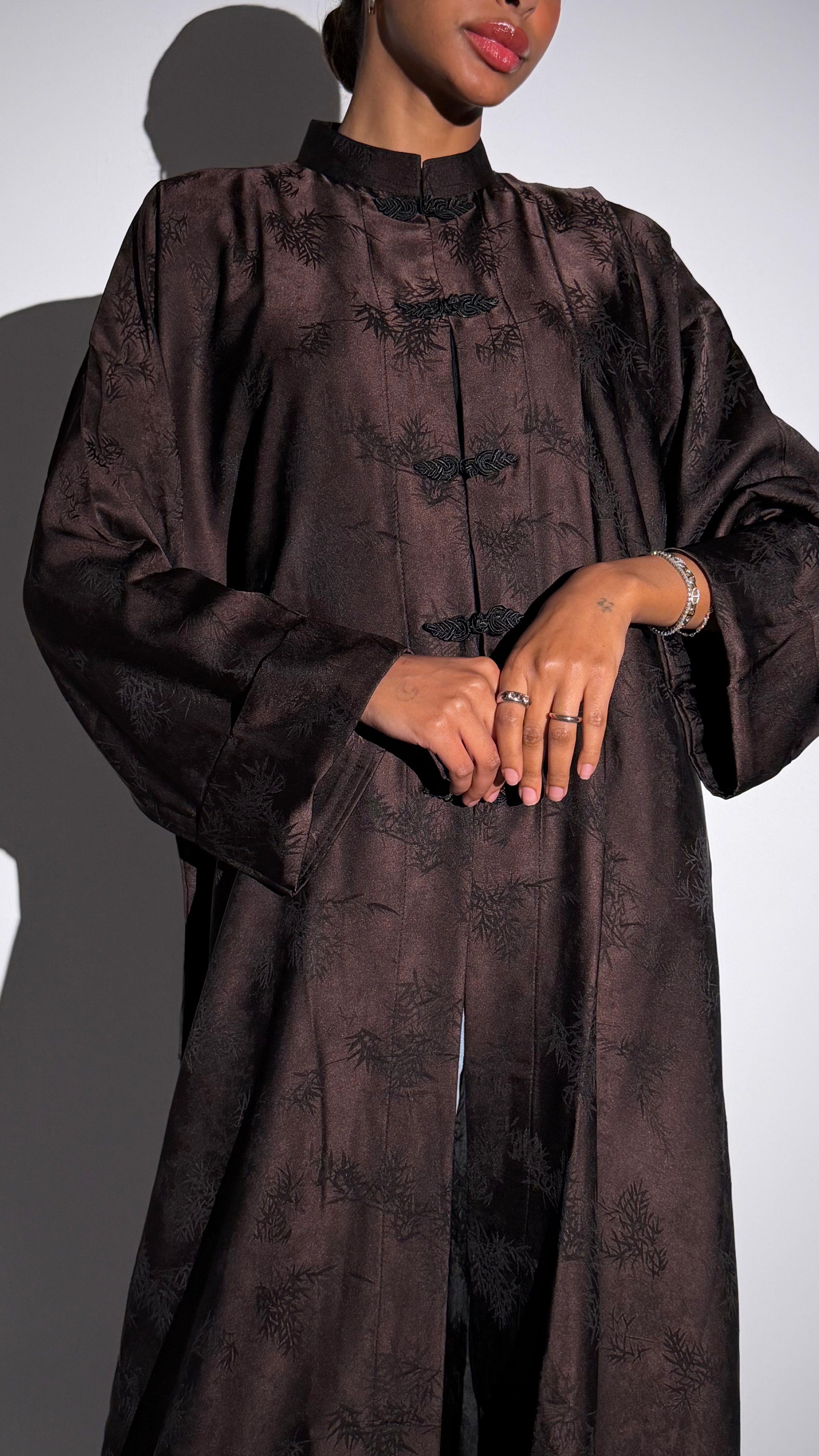 MW645 - Light Crepe Standing with Jacquard Half-Cloche