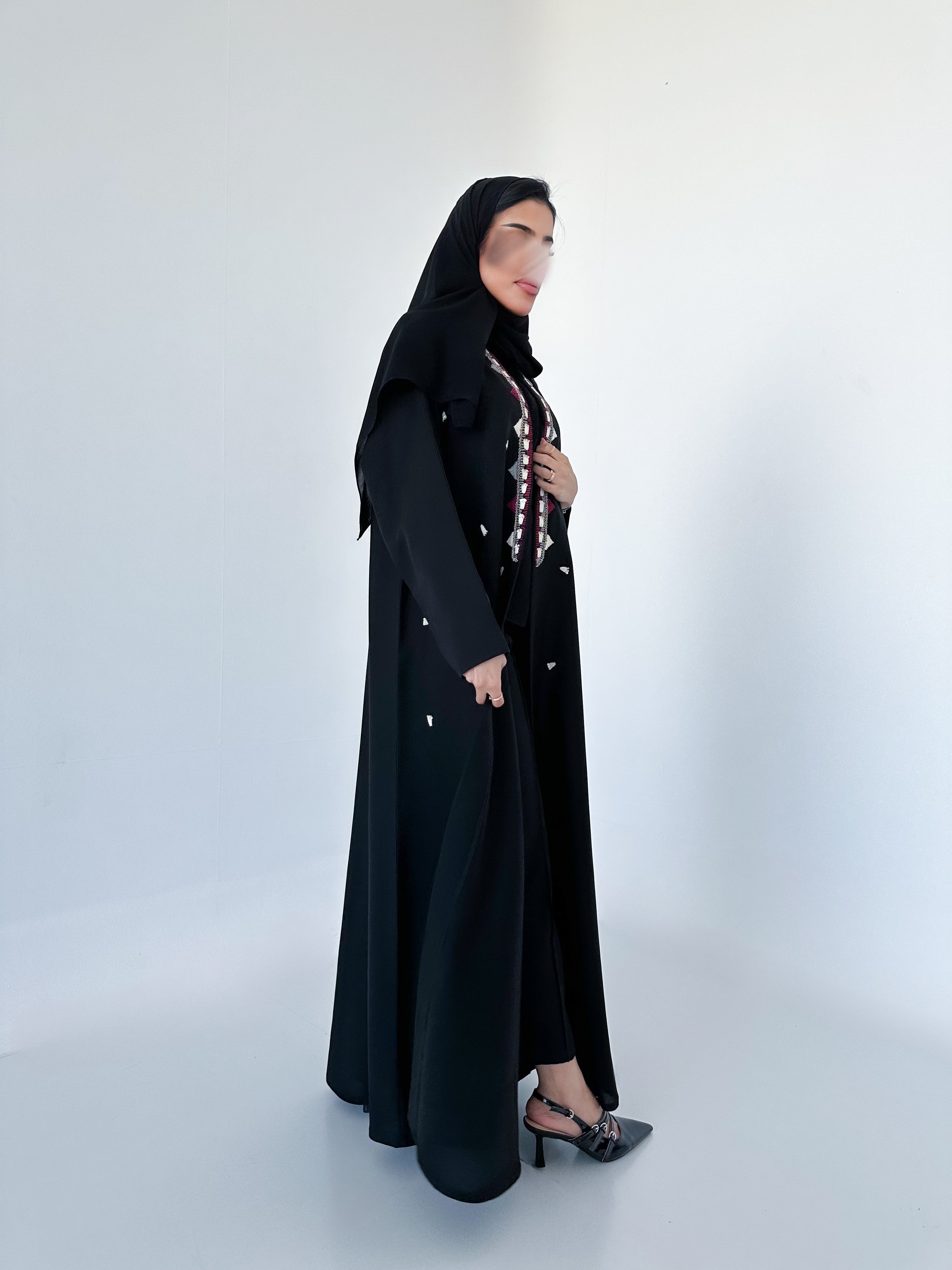 MW1157 - لمار  شغل شك يدوي نص كلوش