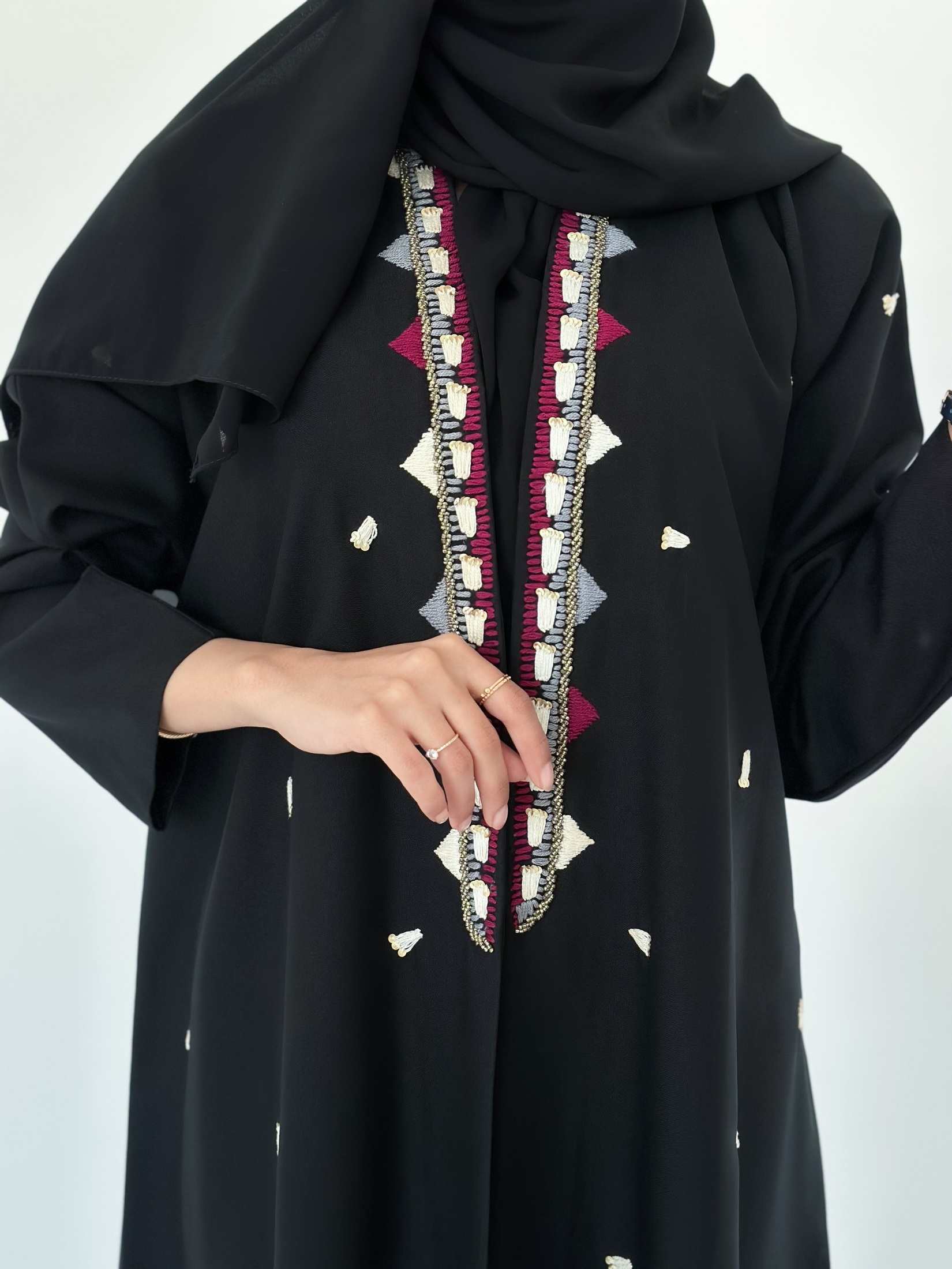 MW1157 - لمار  شغل شك يدوي نص كلوش - Aya