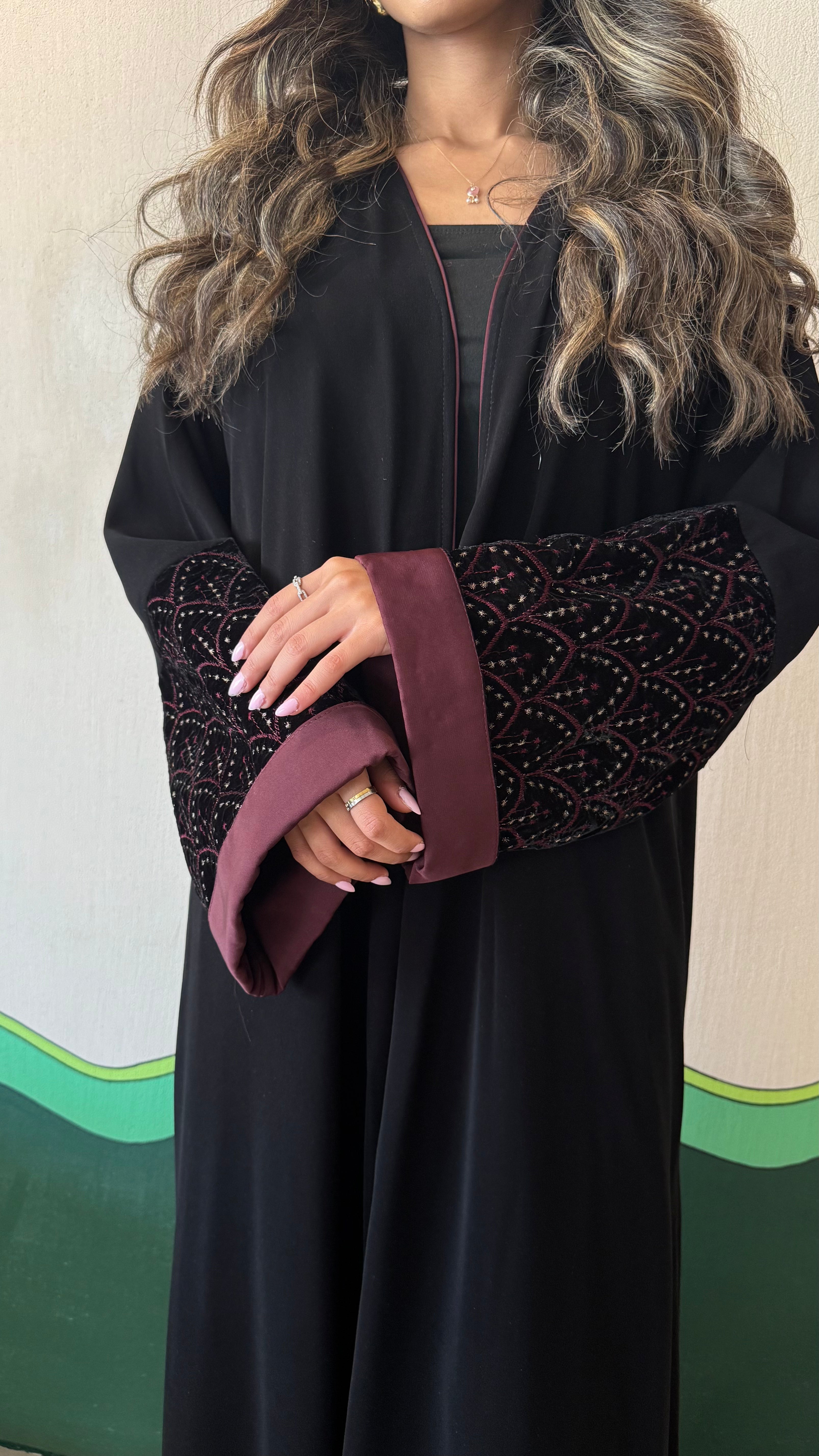 MW645 - Light Crepe Standing with Jacquard Half-Cloche
