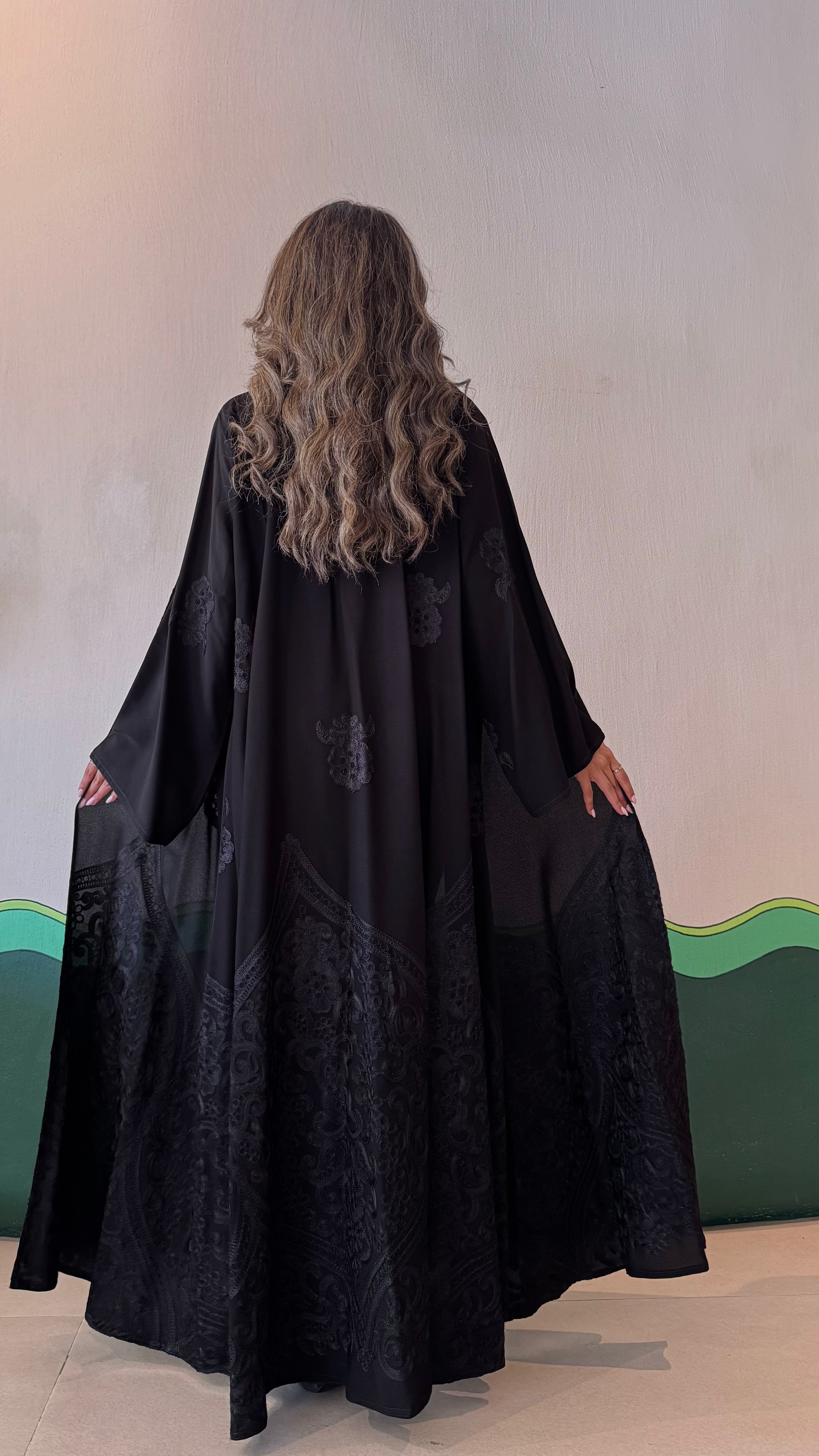 MW645 - Light Crepe Standing with Jacquard Half-Cloche