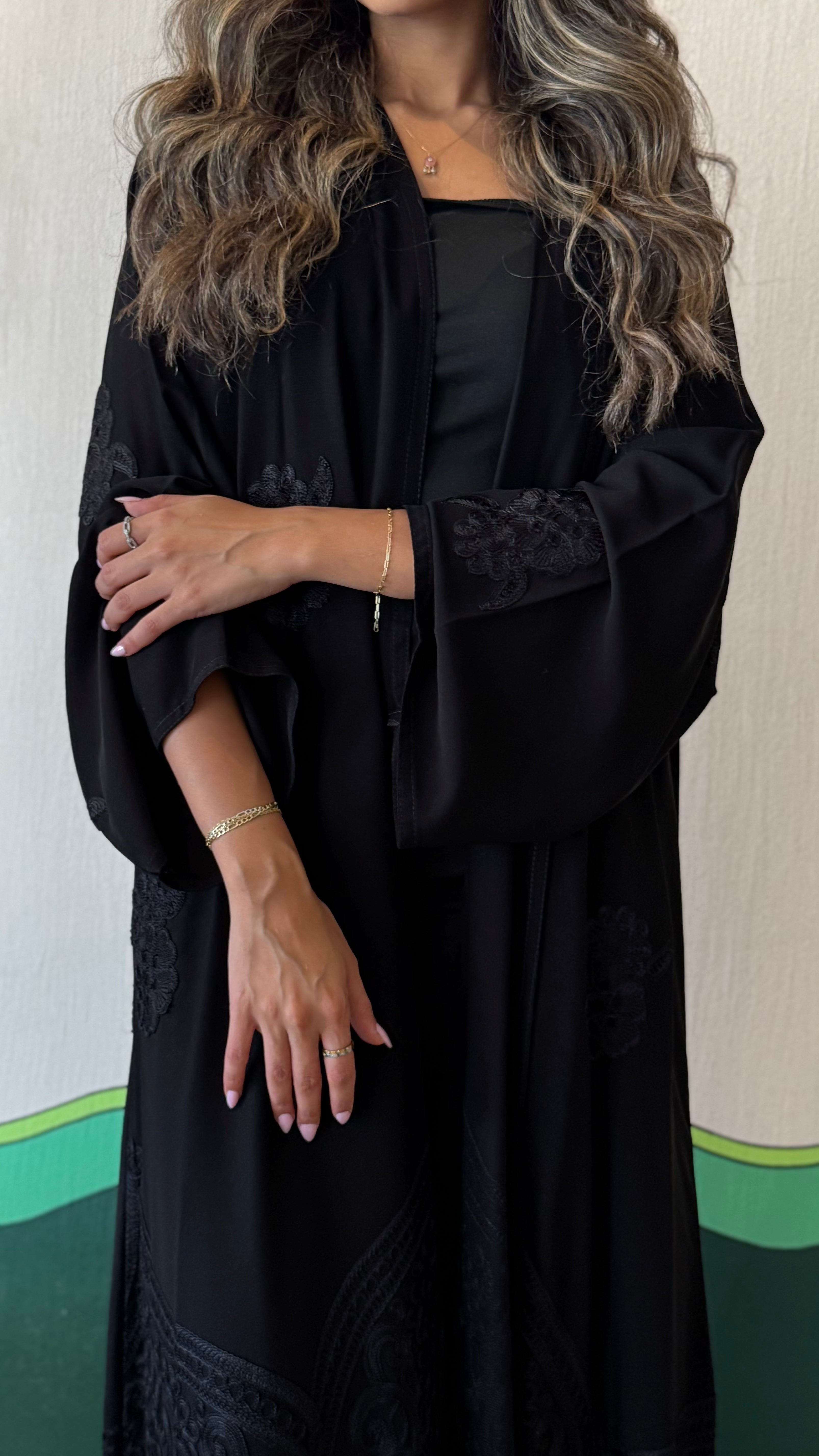 MW645 - Light Crepe Standing with Jacquard Half-Cloche