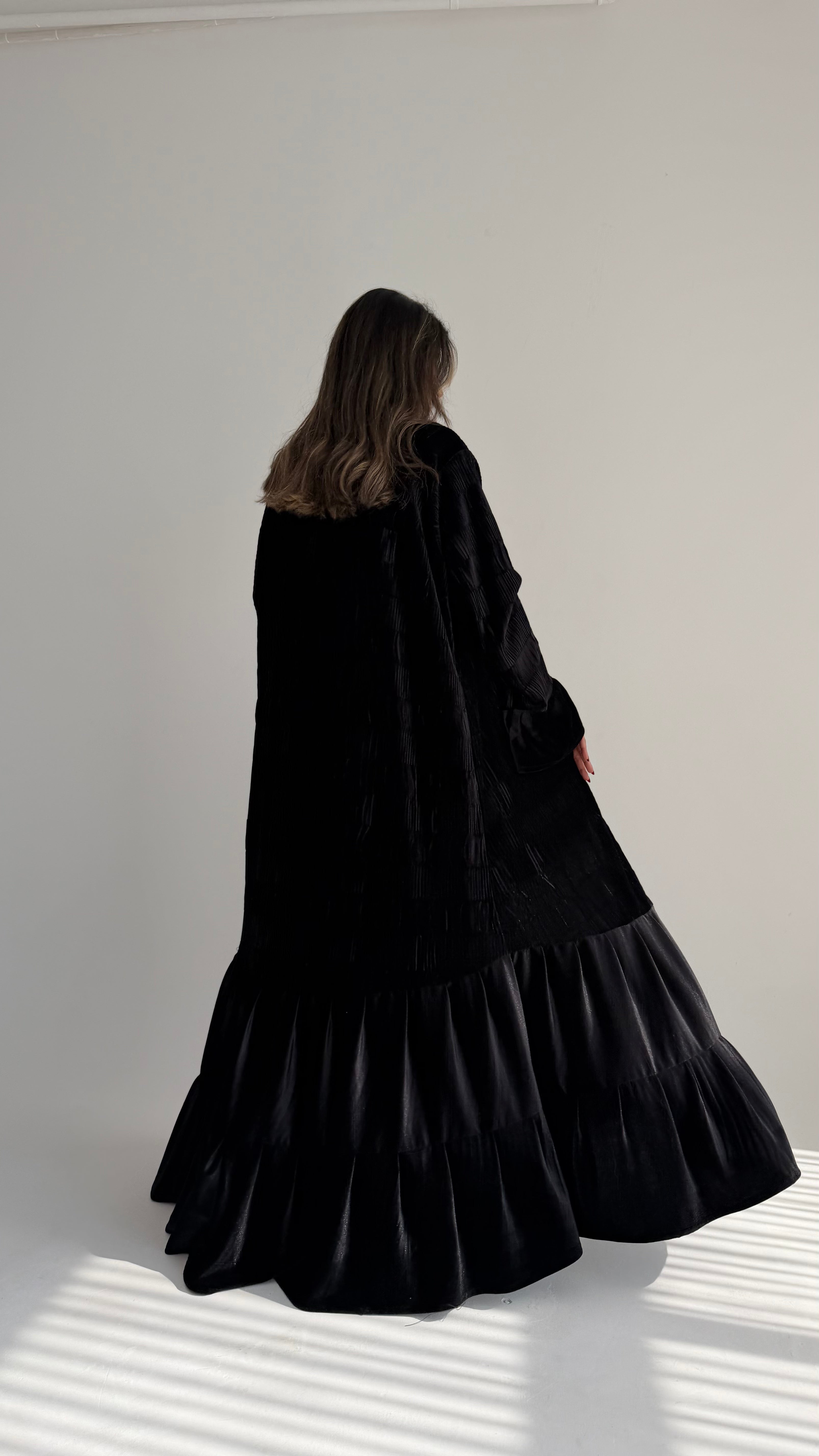 MW645 - Light Crepe Standing with Jacquard Half-Cloche