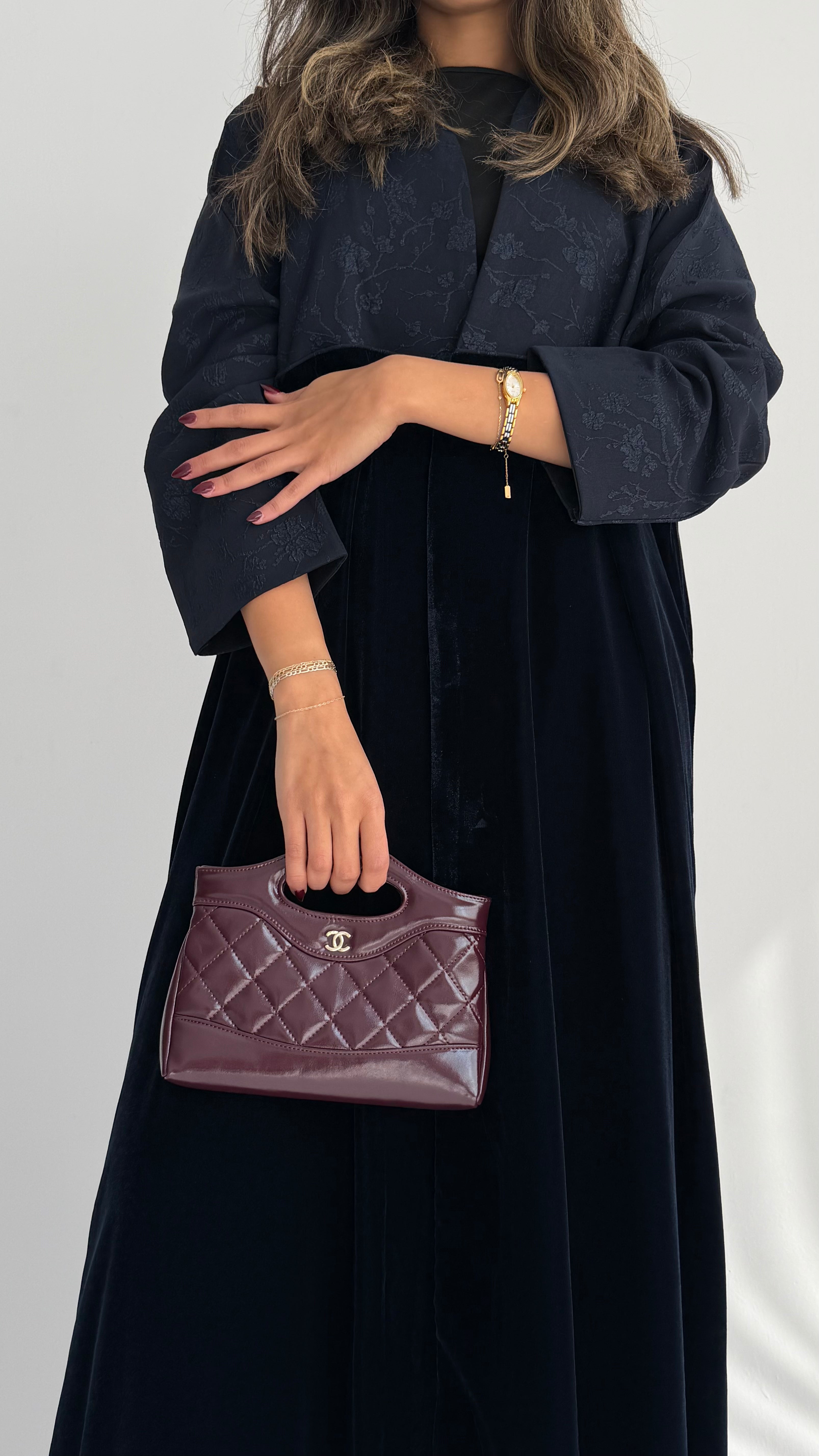 MW645 - Light Crepe Standing with Jacquard Half-Cloche