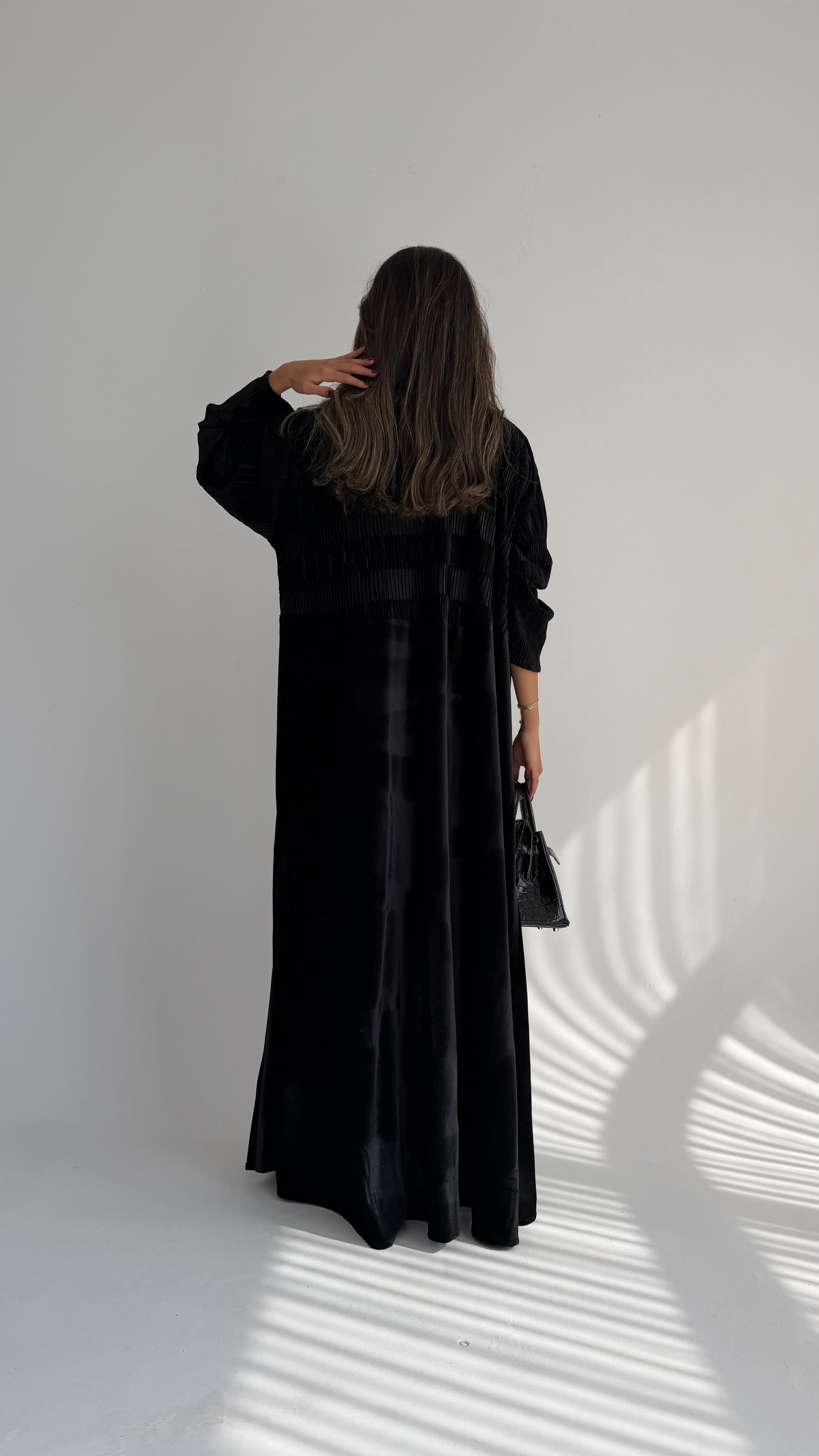 MWT872 - عباية مخمل بيليسية