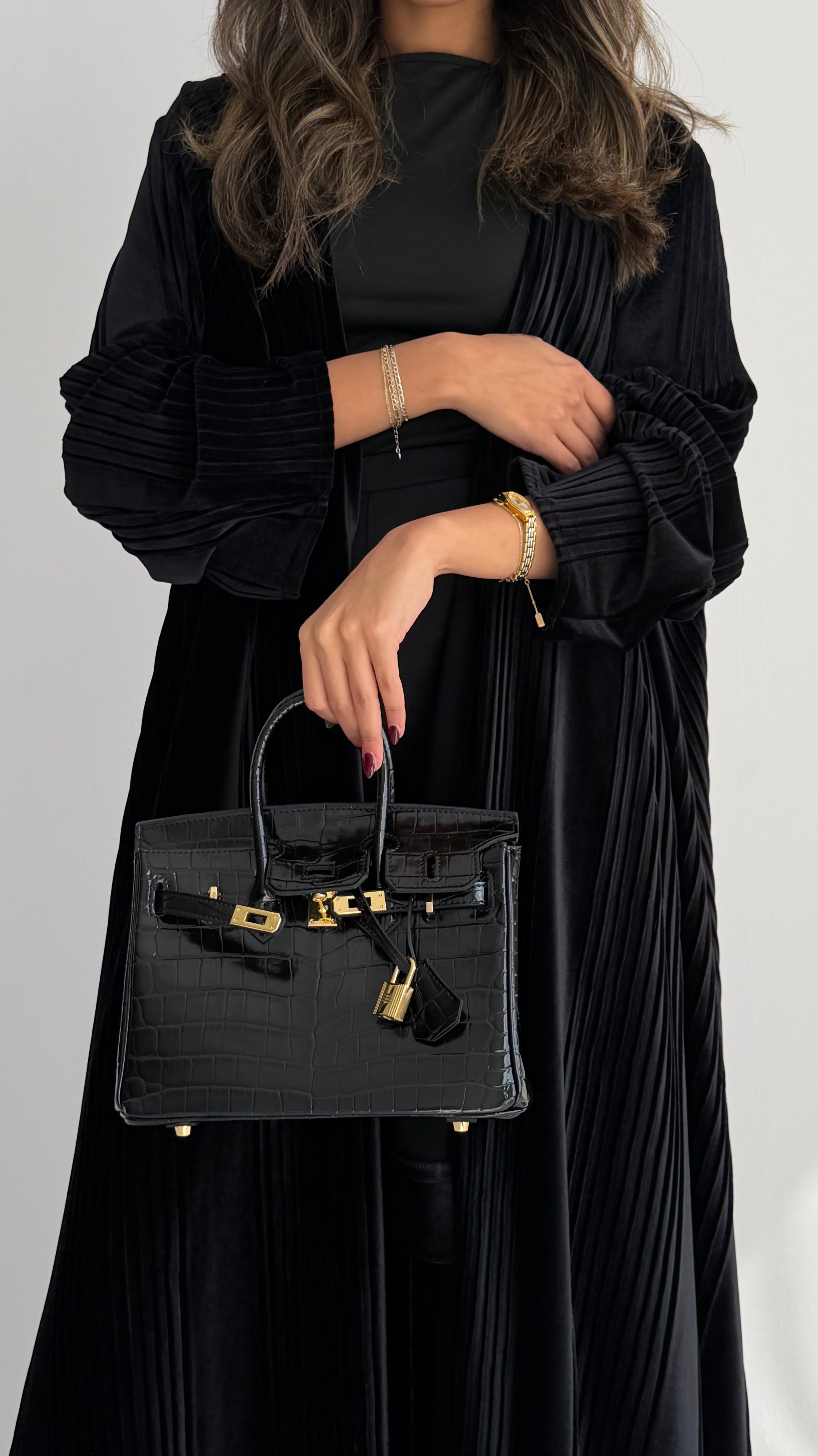 MW645 - Light Crepe Standing with Jacquard Half-Cloche