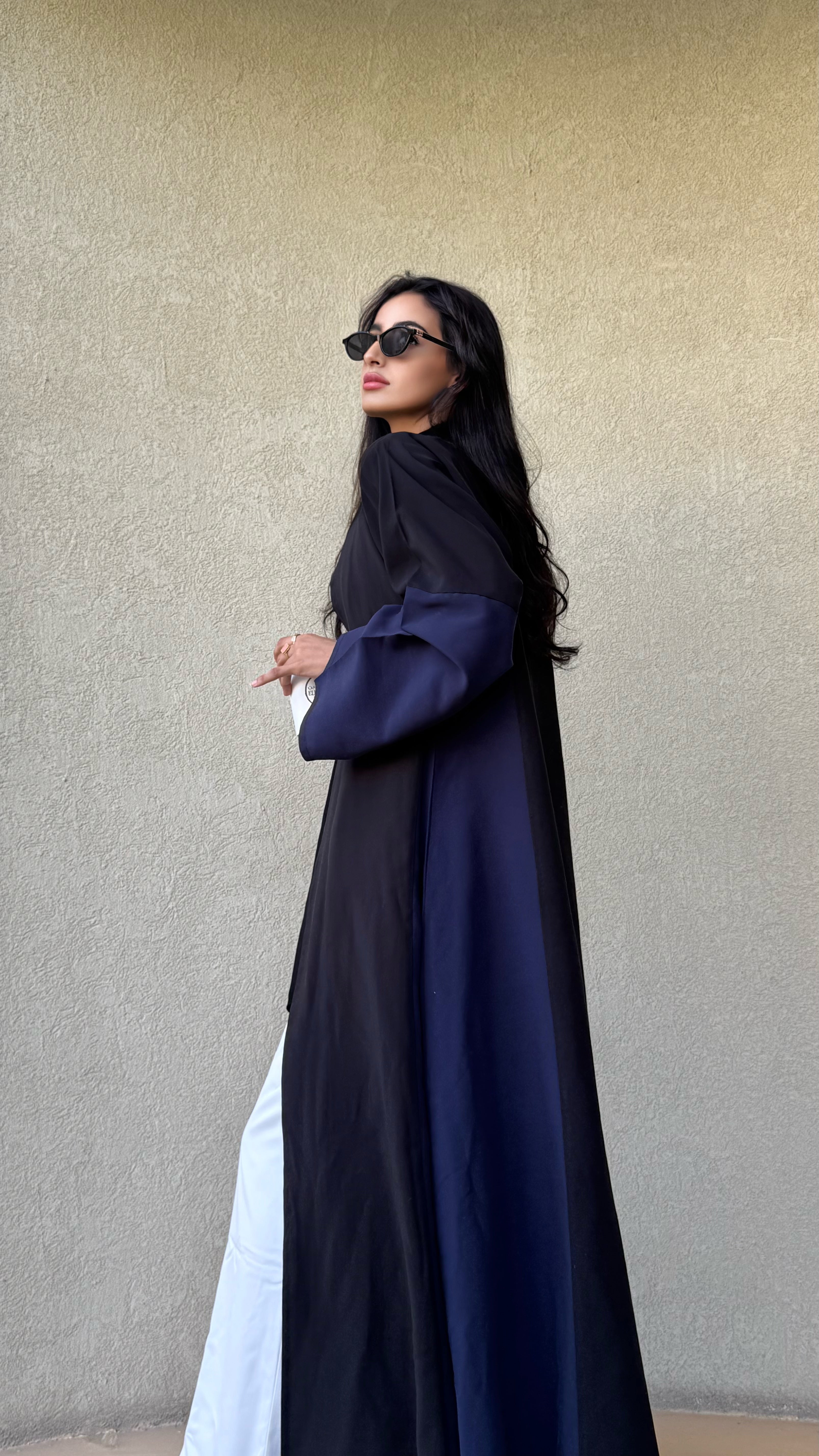MW645 - Light Crepe Standing with Jacquard Half-Cloche