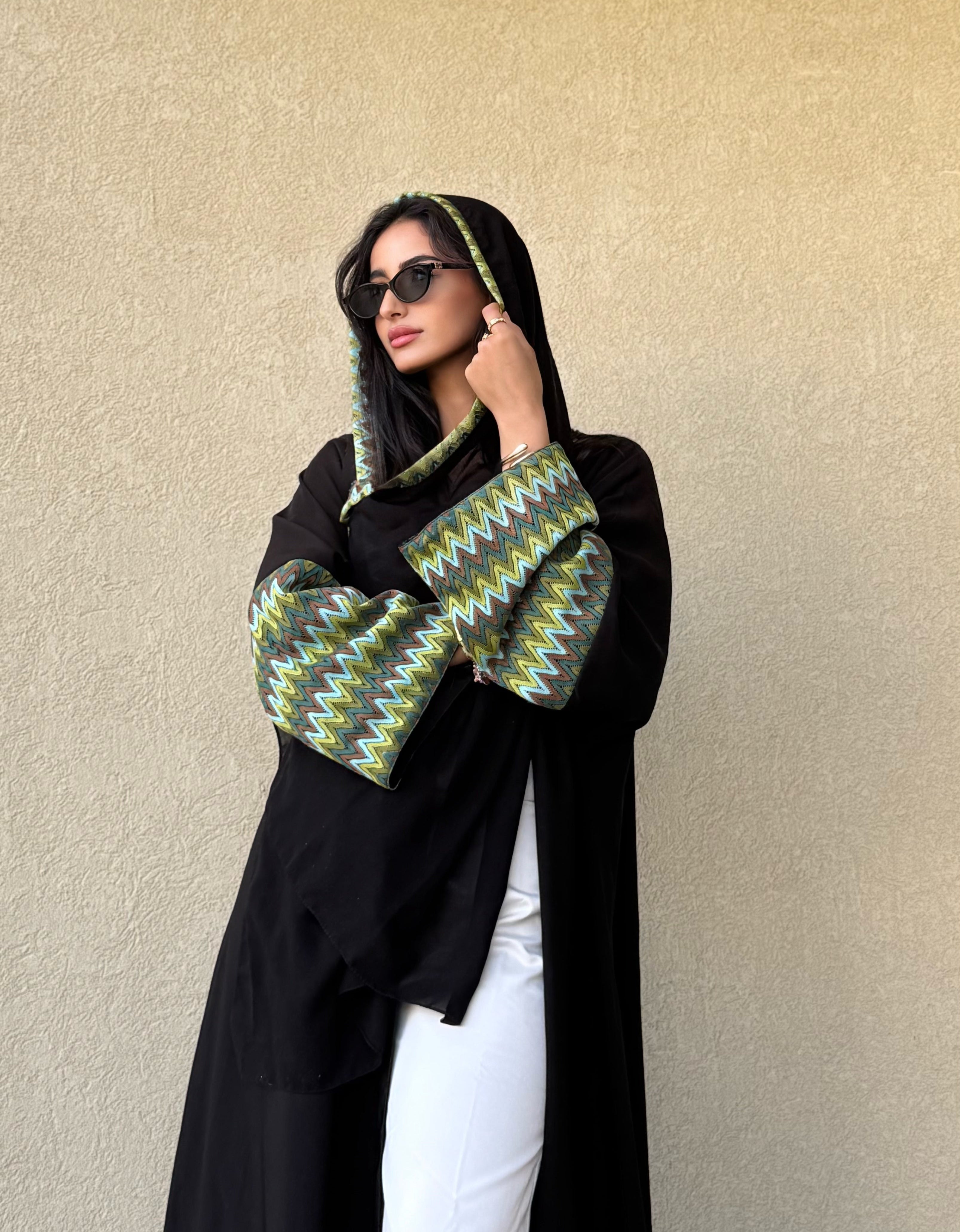 MW645 - Light Crepe Standing with Jacquard Half-Cloche