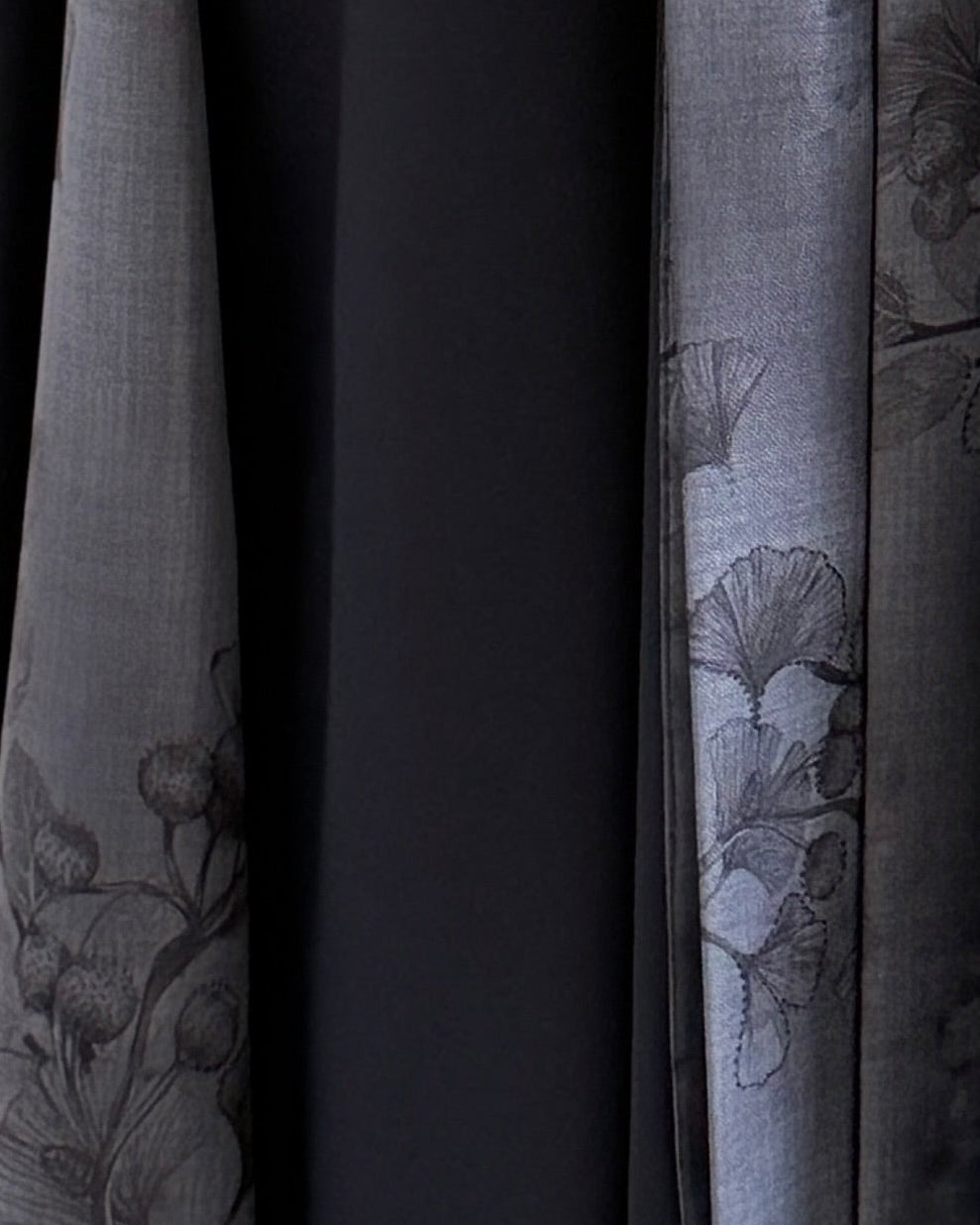 MW2112 - عباية كريب بقصة نص كلوش عصرية - Aya