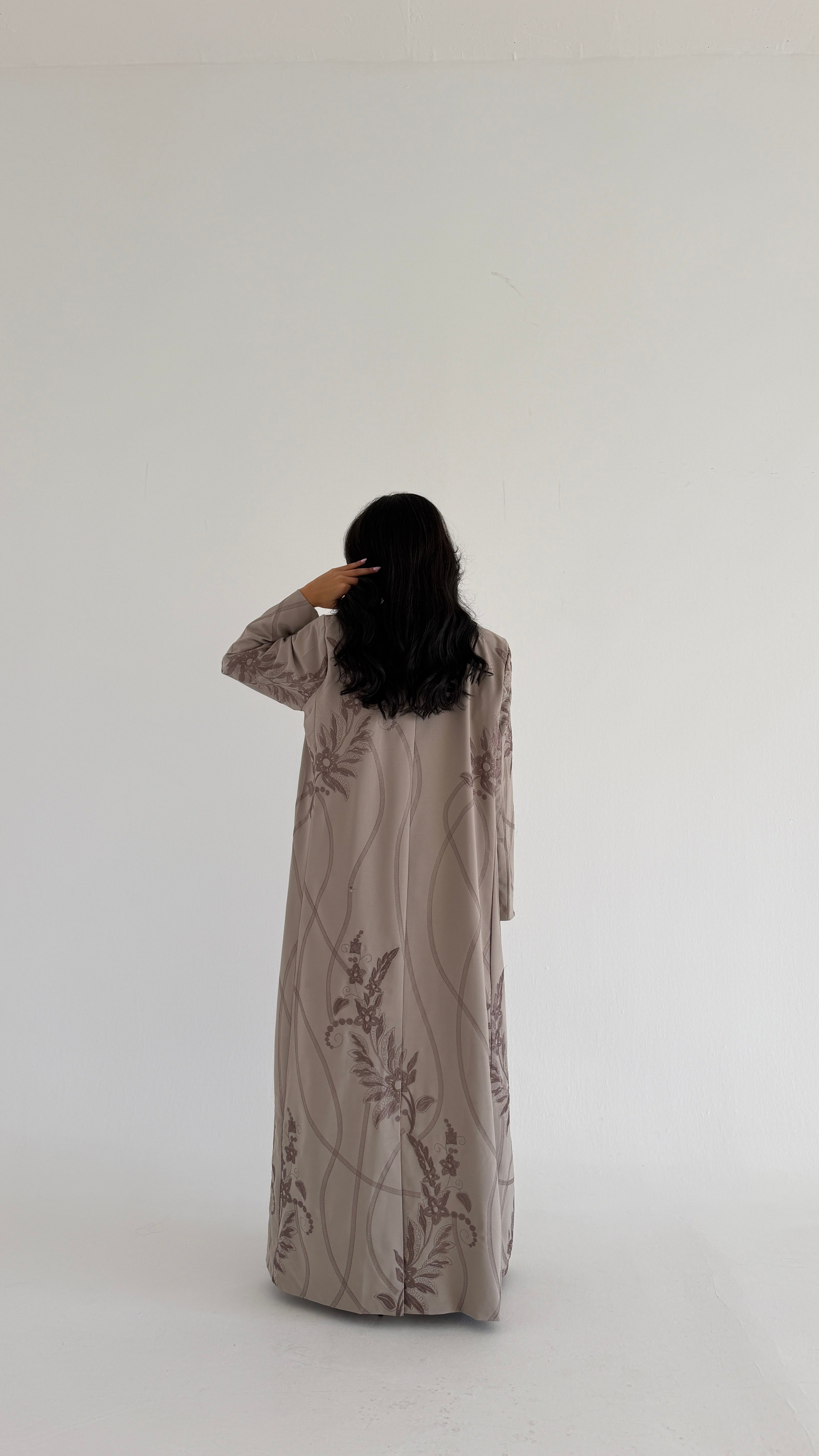 MW2030 - عبايه كريب تطريز كامبيوتر كامل - Aya