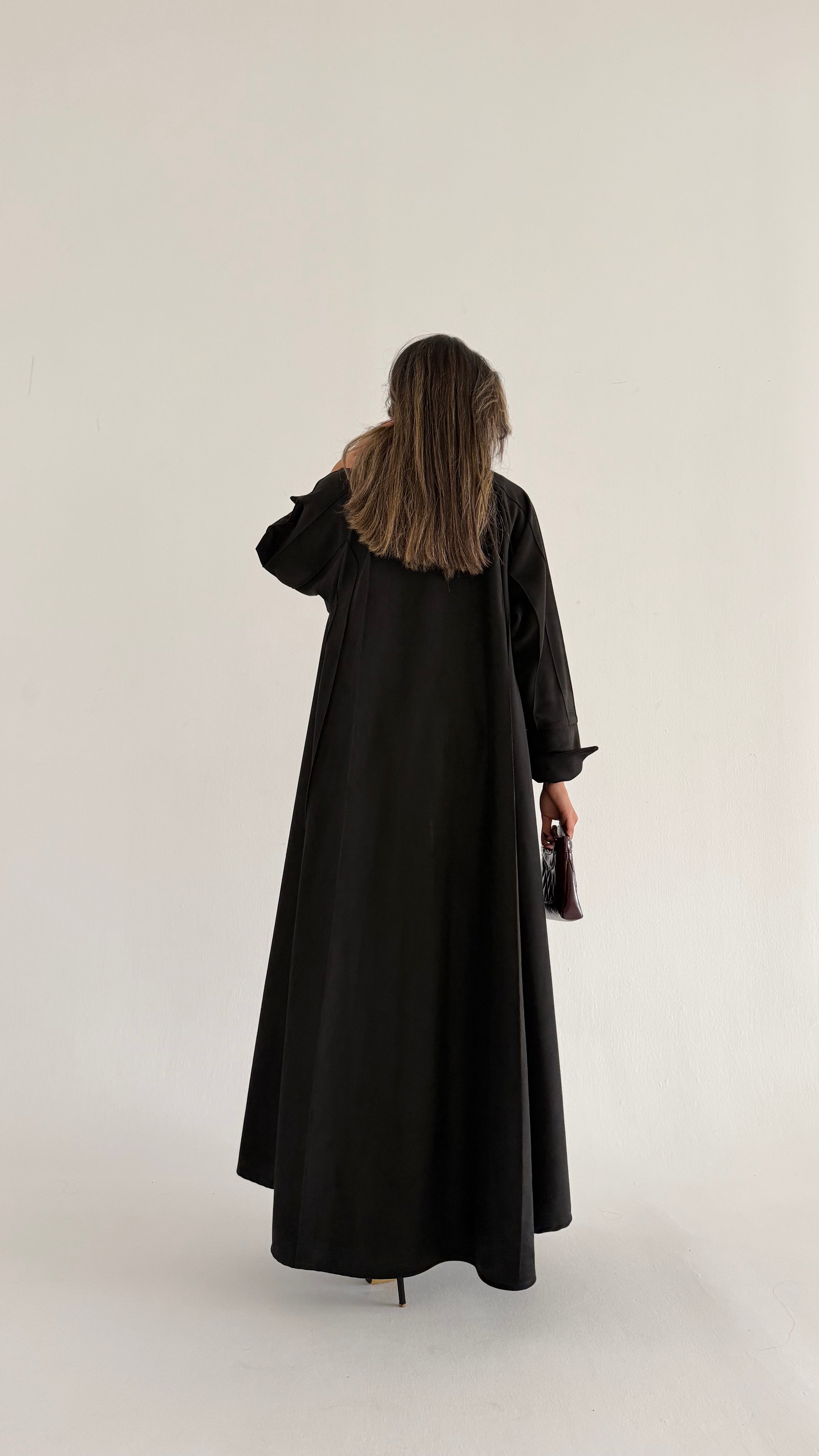 MW645 - Light Crepe Standing with Jacquard Half-Cloche