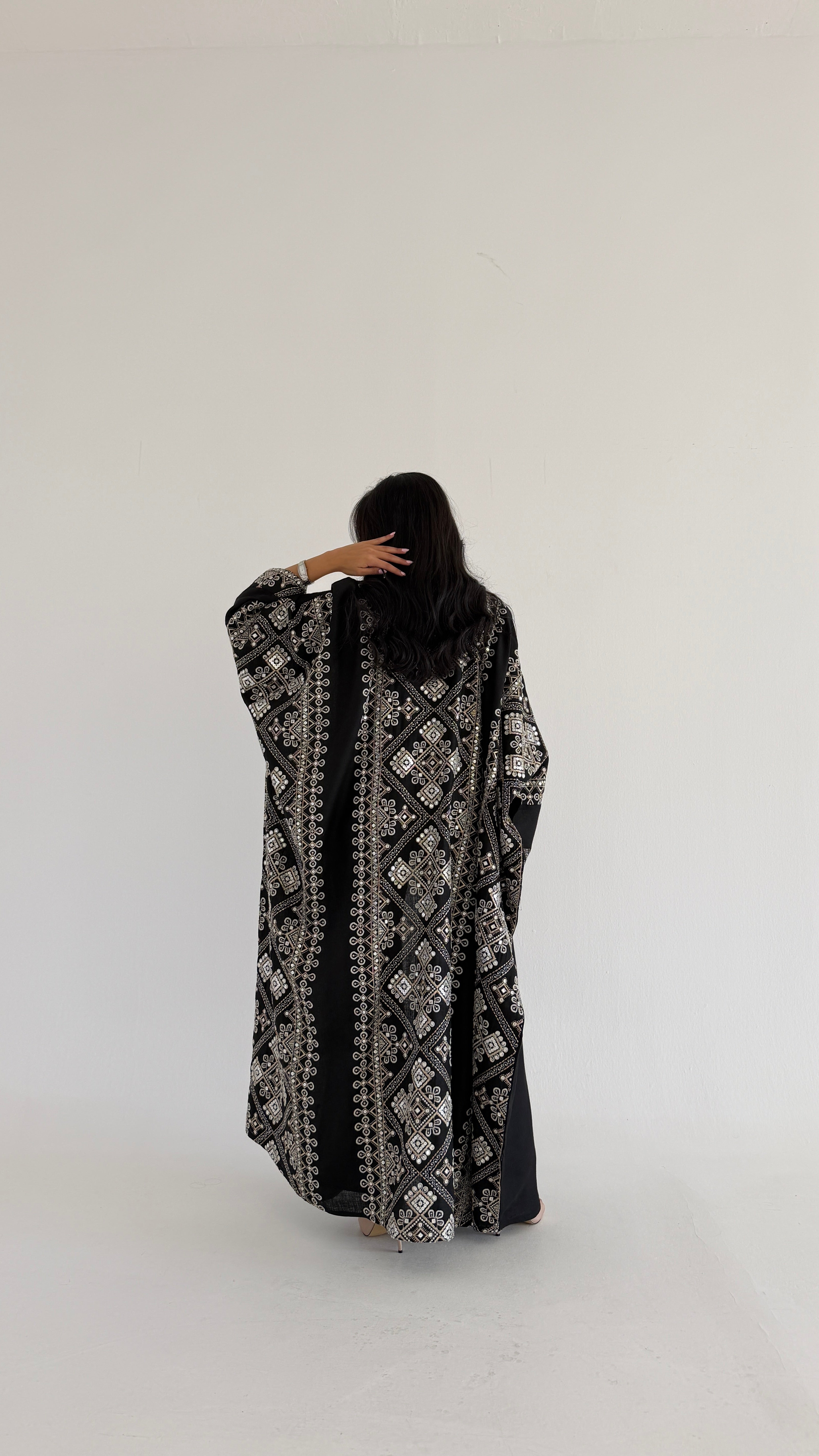 MWT799 - عبايه لنن بتطريز رمضاني - Aya