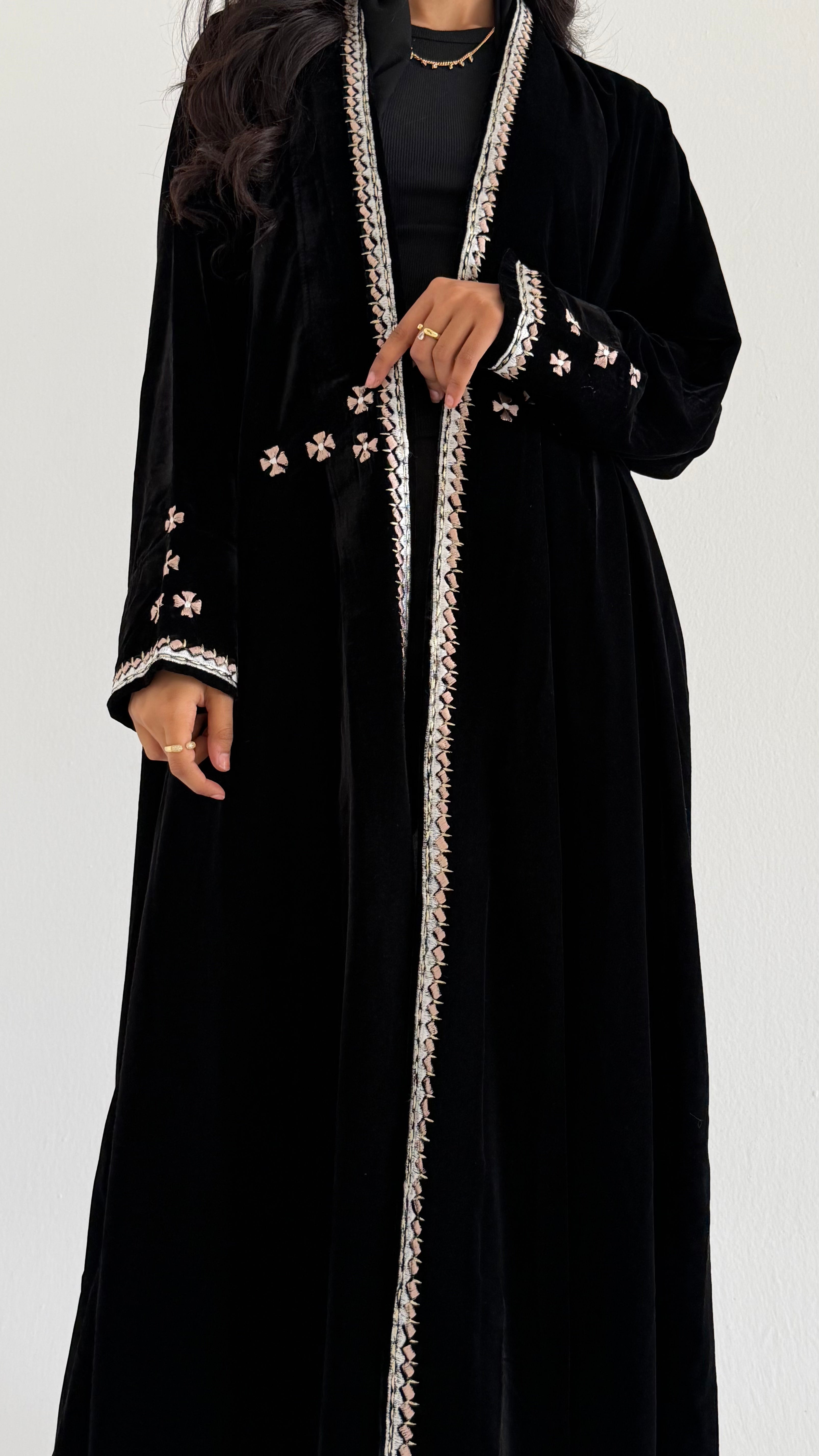 MW645 - Light Crepe Standing with Jacquard Half-Cloche