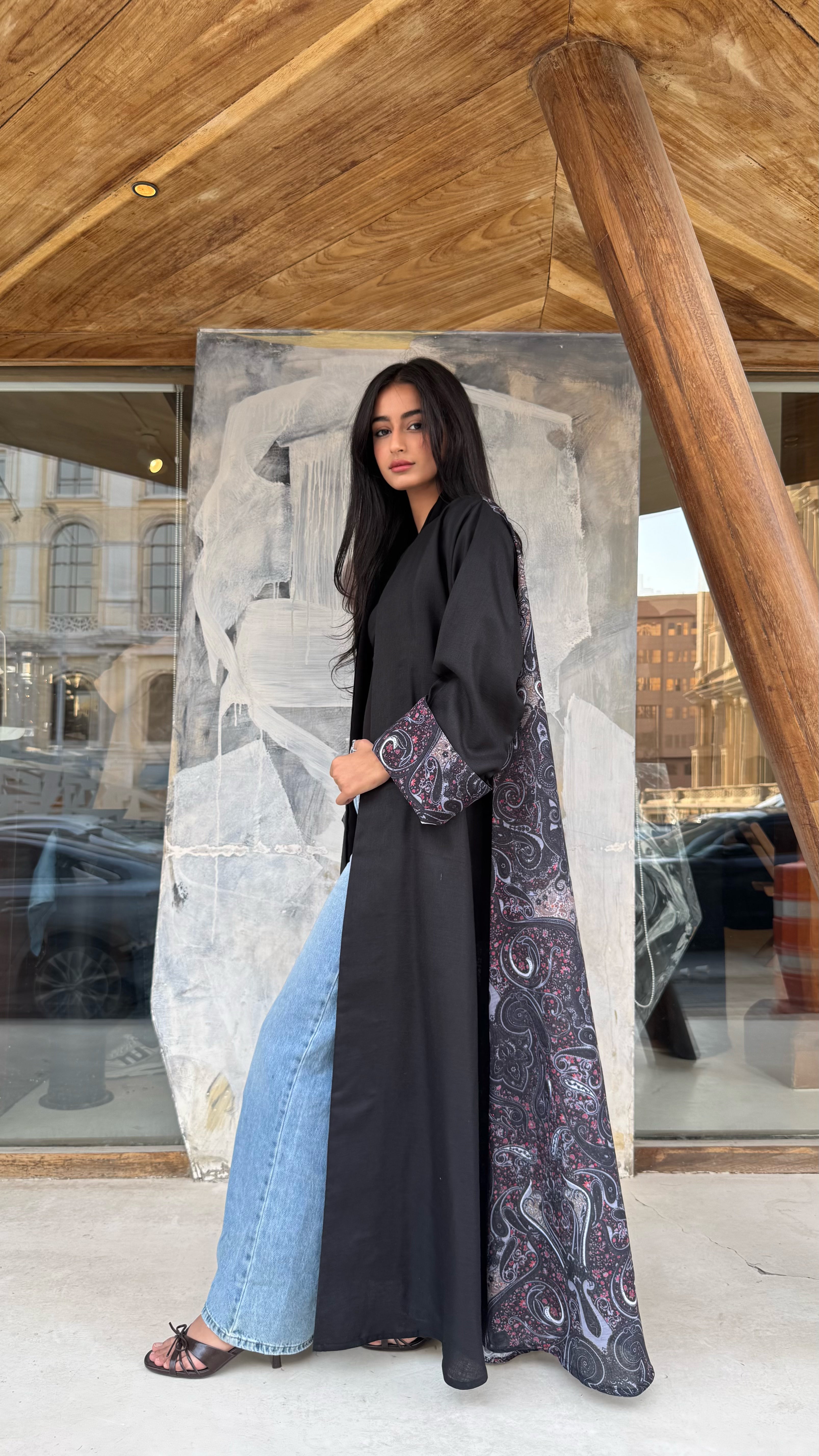 MW645 - Light Crepe Standing with Jacquard Half-Cloche