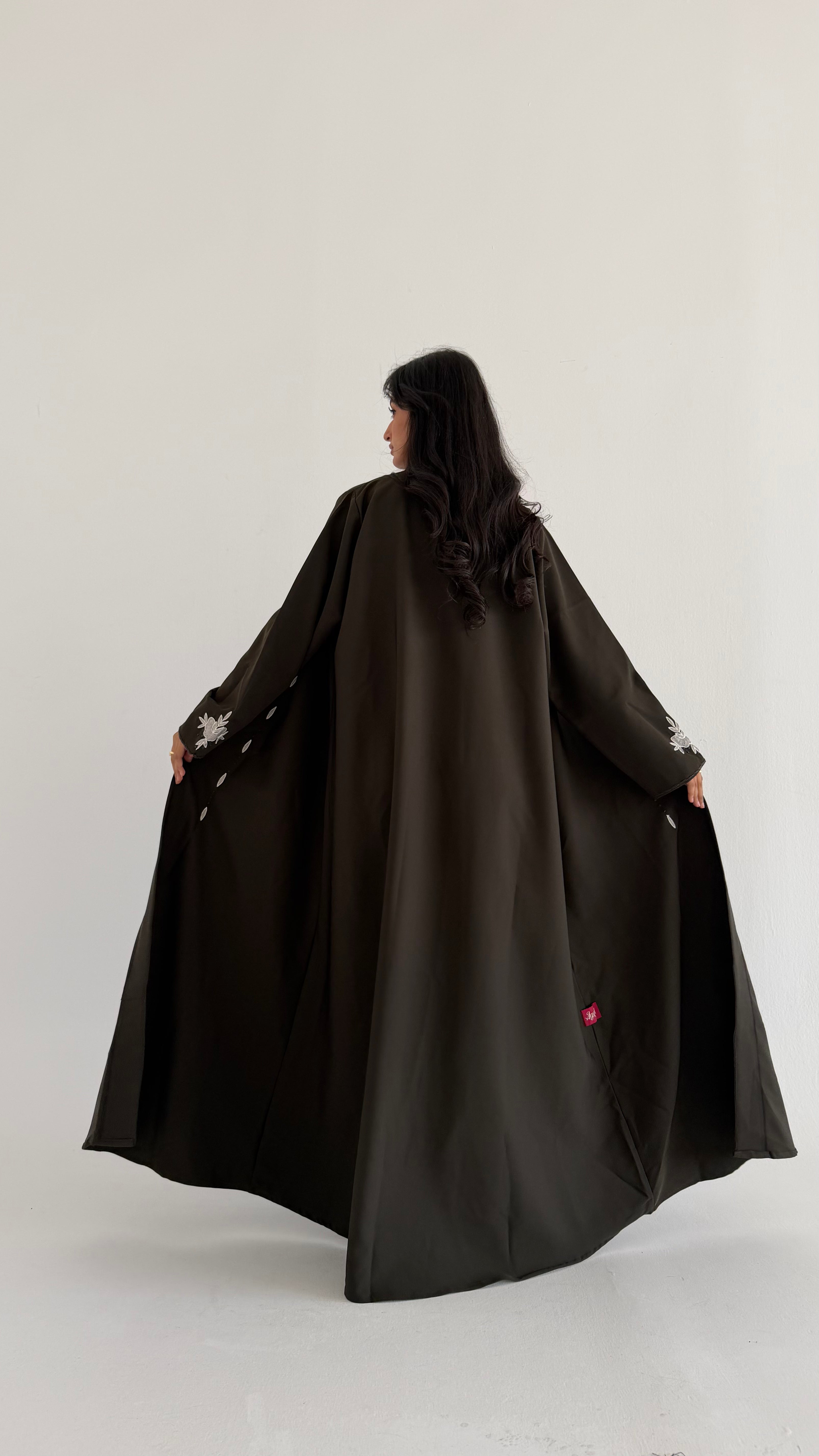 MW645 - Light Crepe Standing with Jacquard Half-Cloche