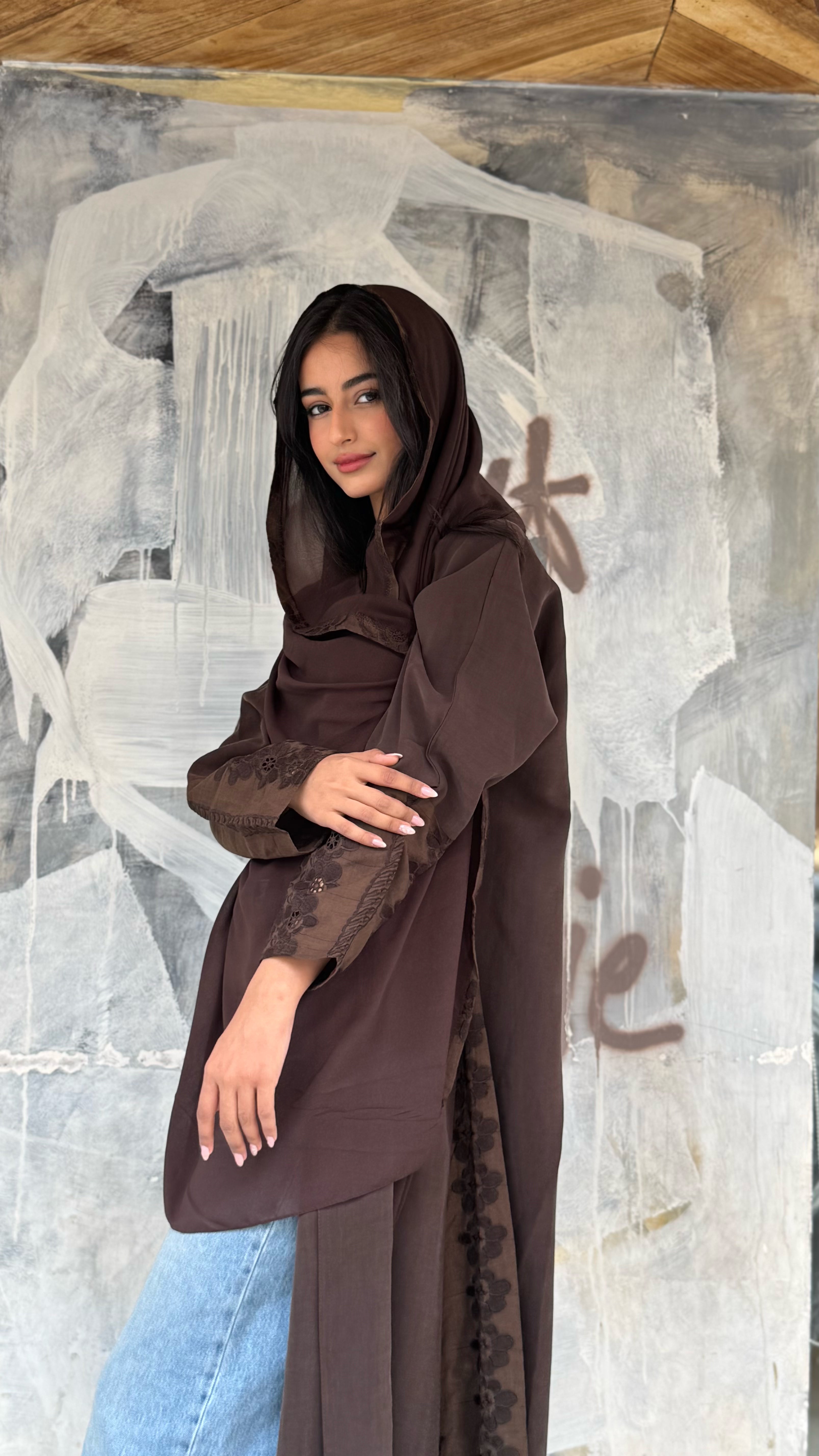 MW645 - Light Crepe Standing with Jacquard Half-Cloche