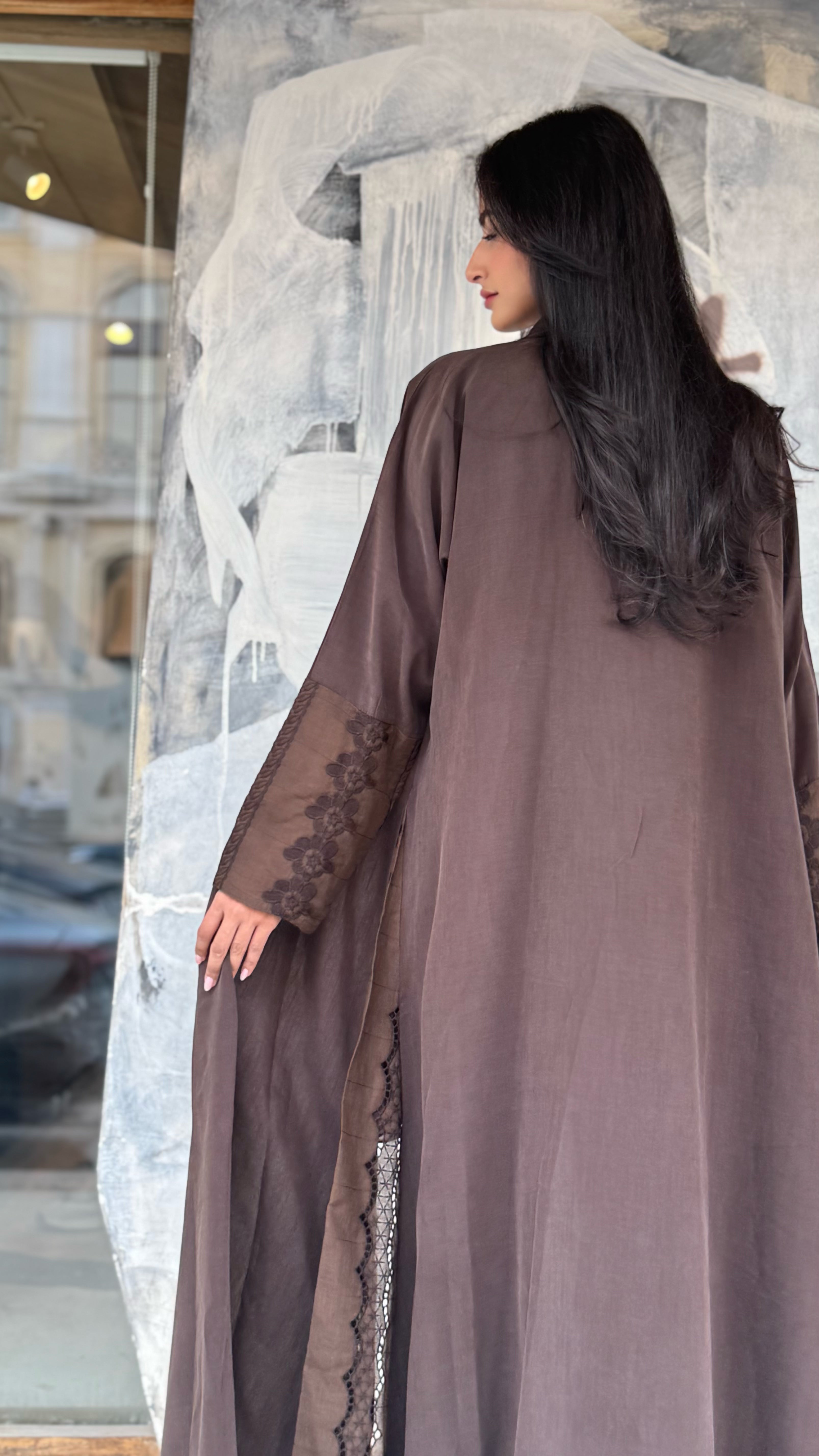 MW645 - Light Crepe Standing with Jacquard Half-Cloche