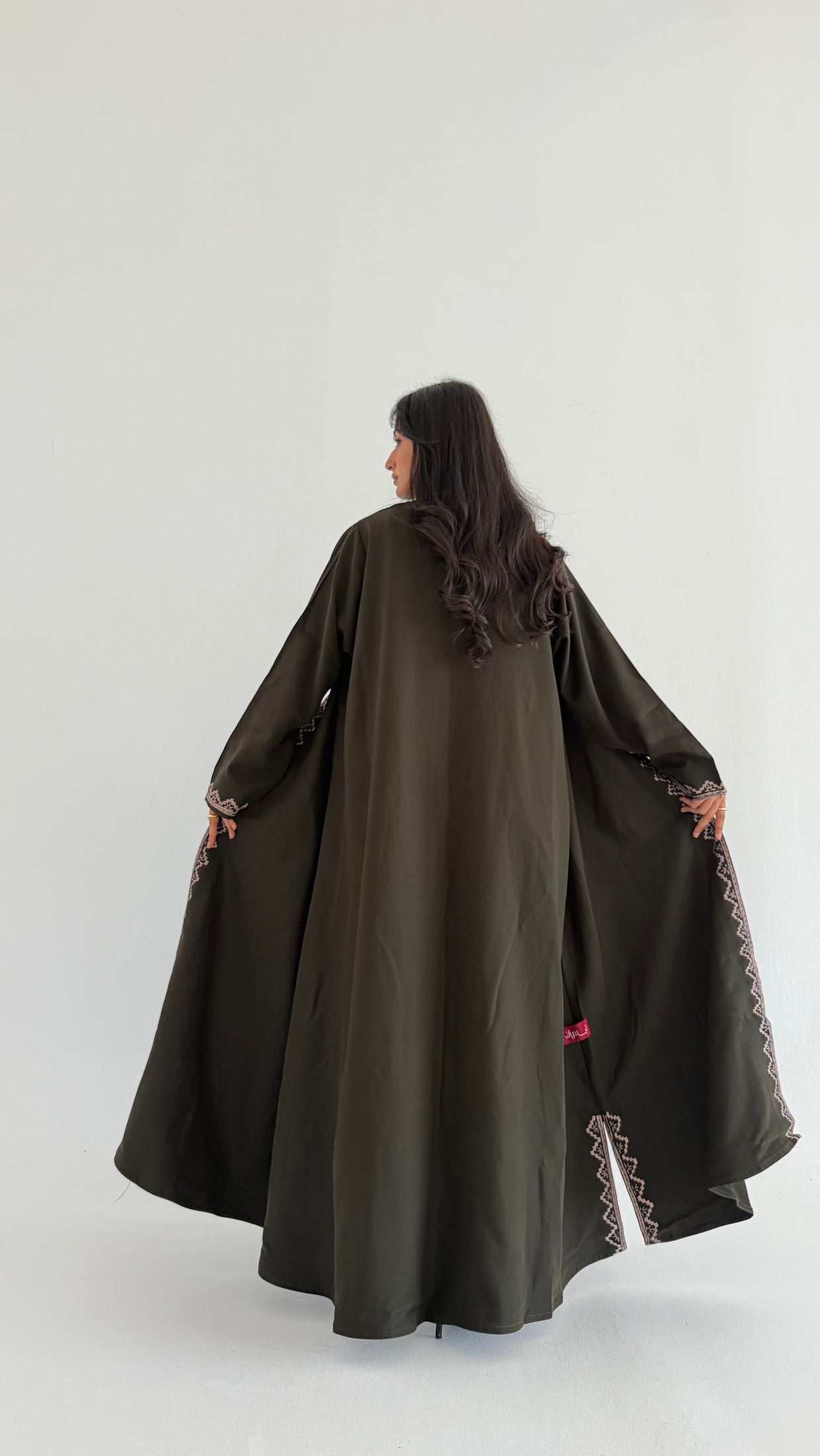 MWT683 - عباية زيتي تطريز - Aya