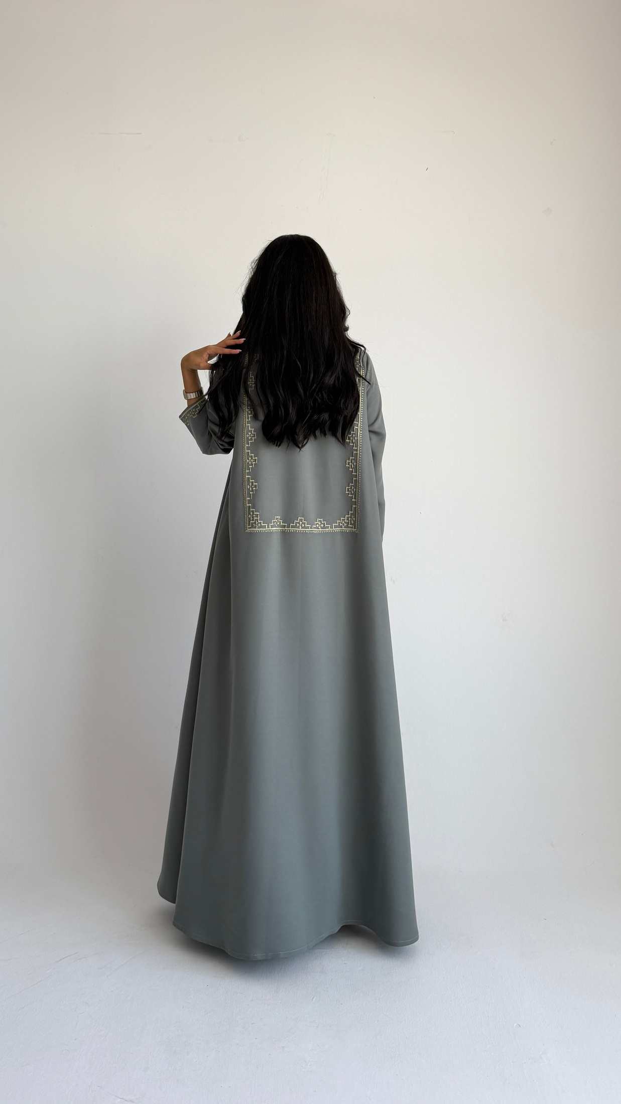 MWT4253 -  عباية كريب الشرقيه بتطريز هندسي زيتي فاتح - Aya