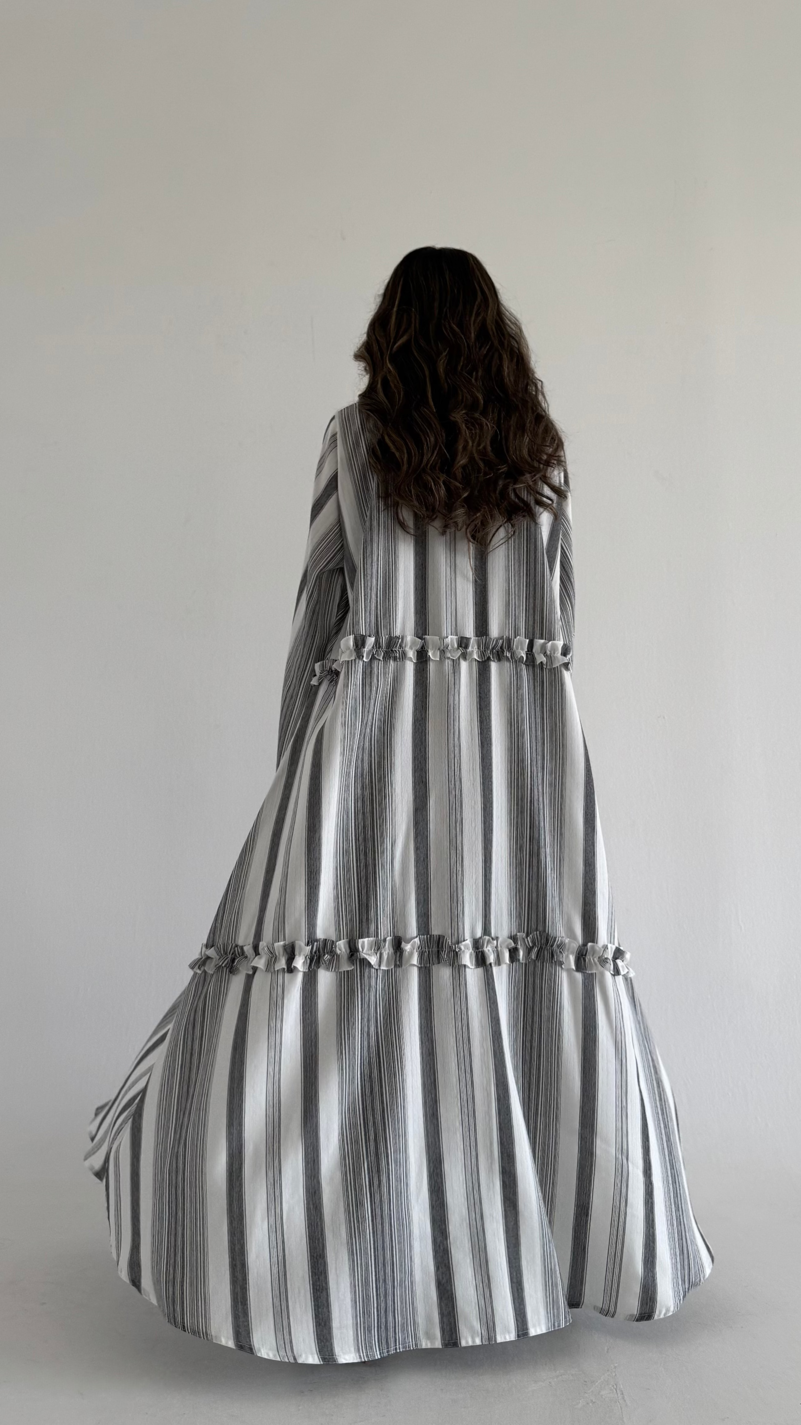 MWT301 - عباية لنن مقلم|striped linen - Aya